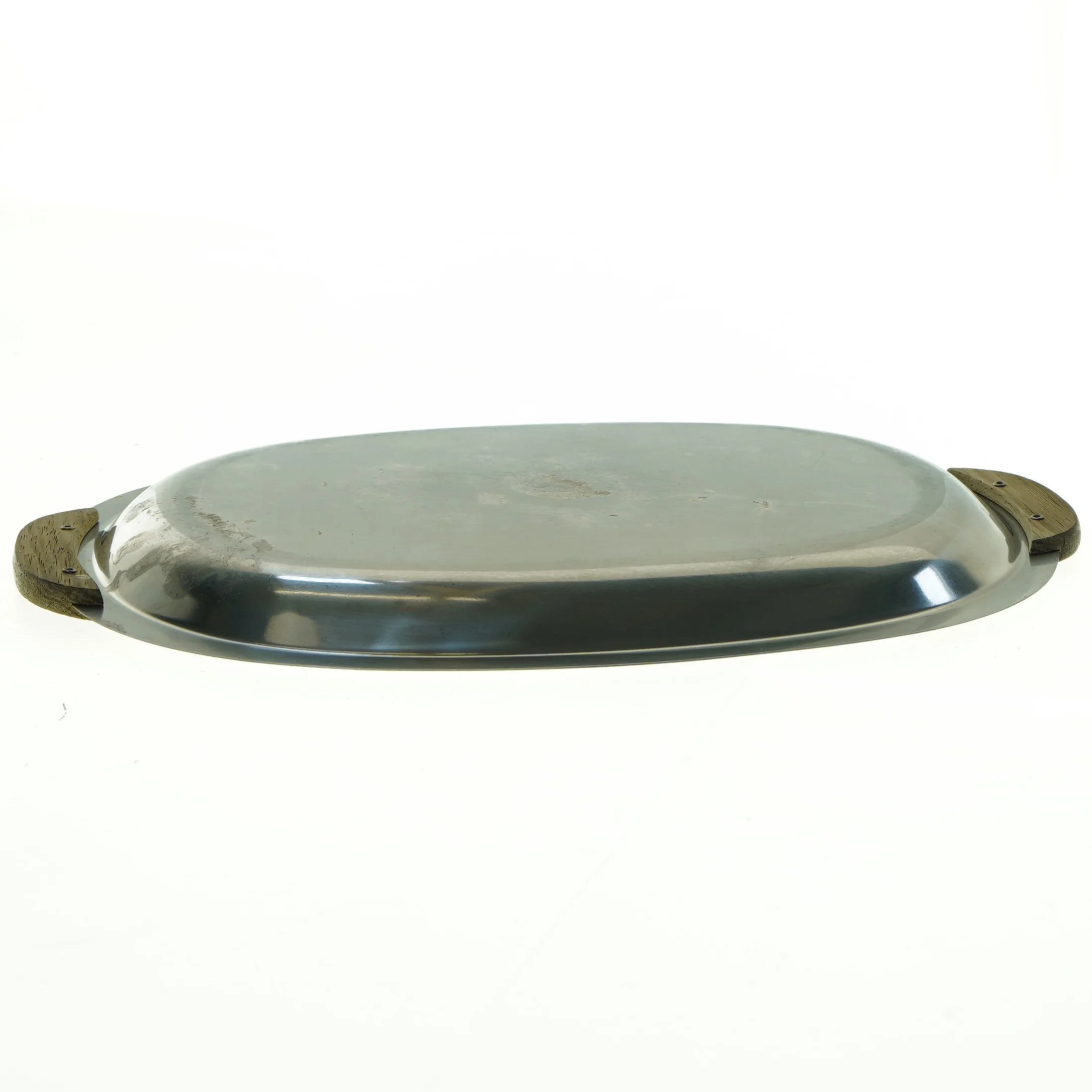 Oval metalbakke med træhåndtag (str. 33 x 22 cm)