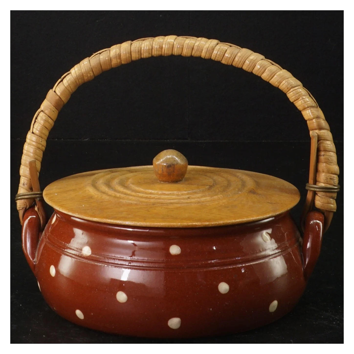 Ler suppeterrin med trælåg og kurvehank (str. 12,5 cm)