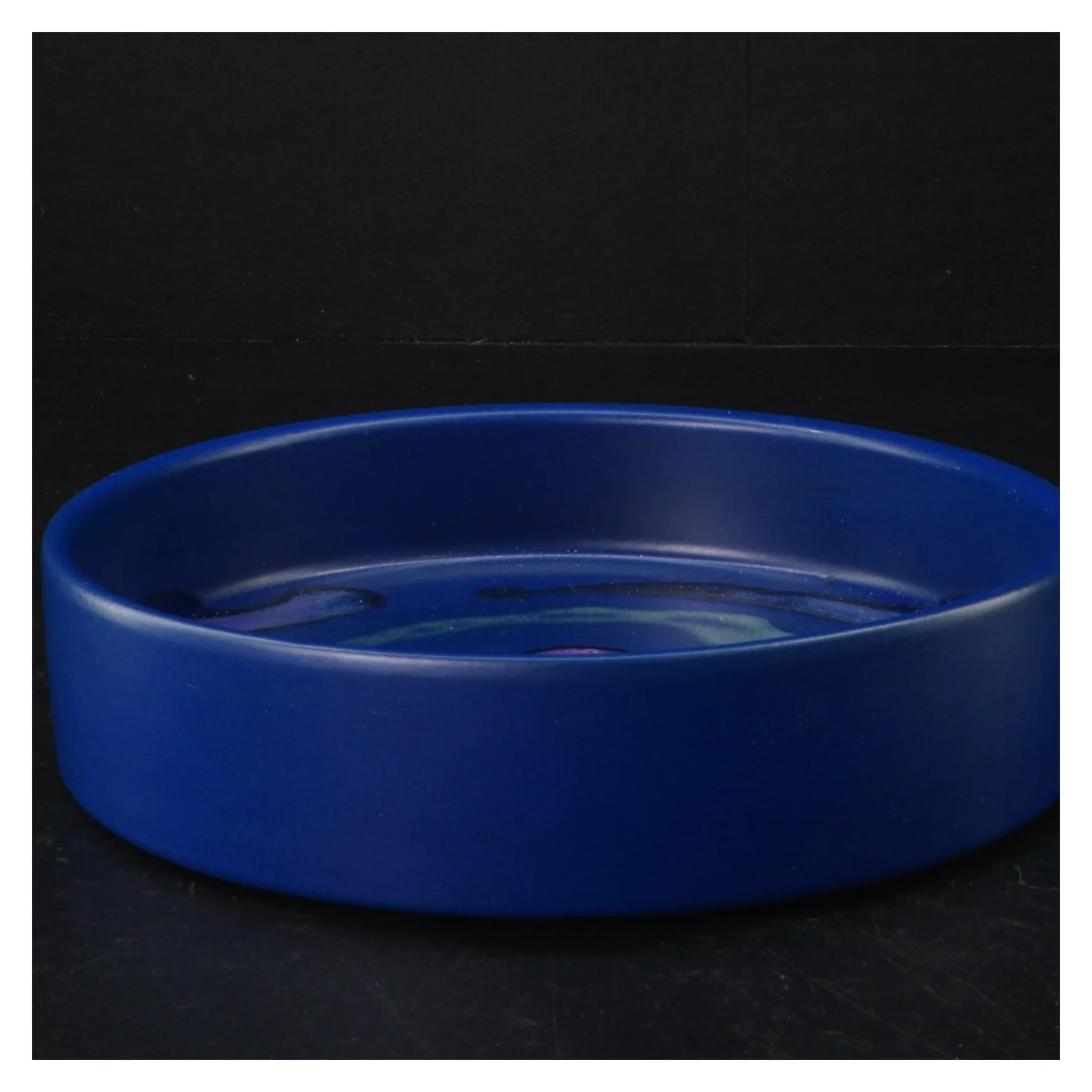 Dekorativ keramikskål (str. 20 cm)