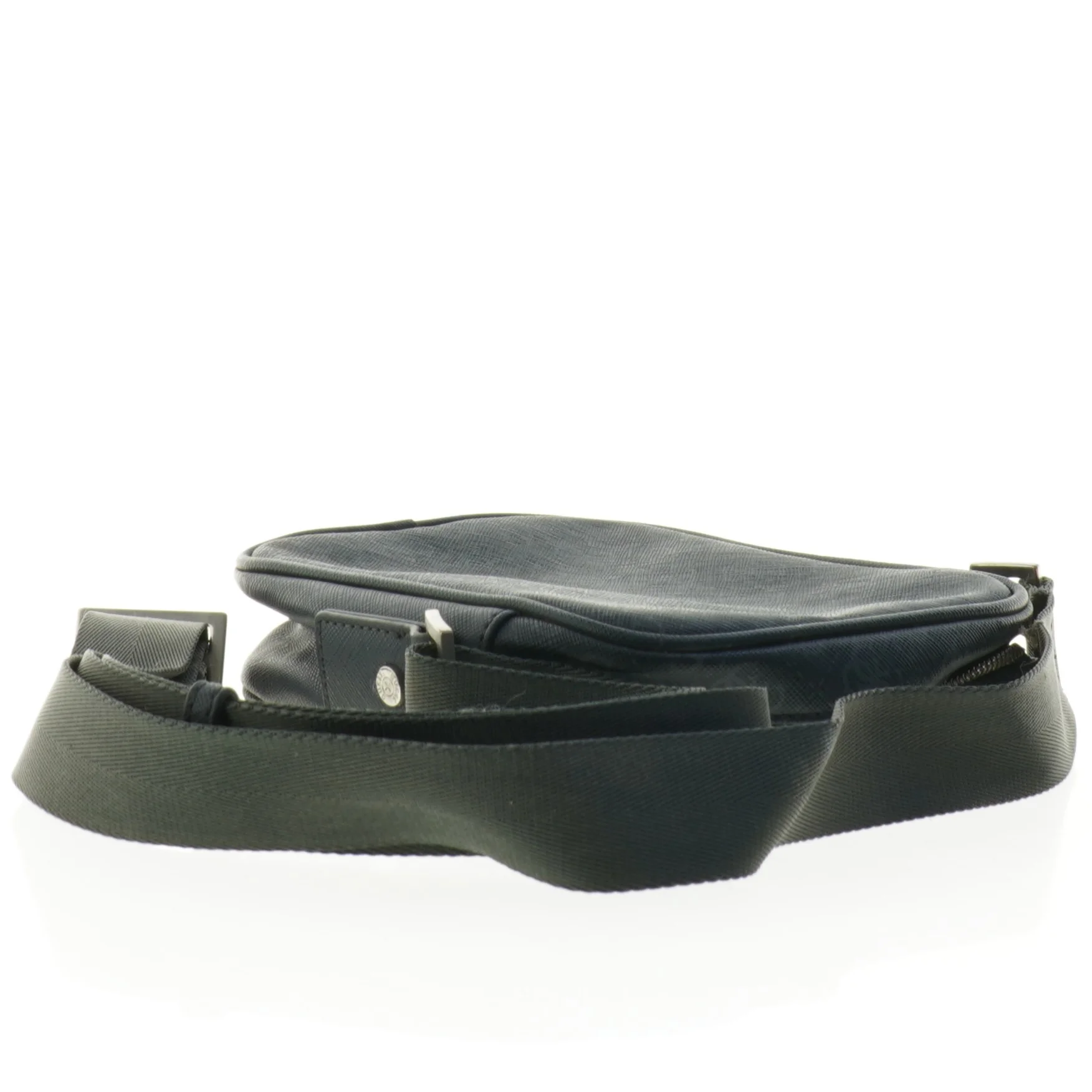 Takse fra Guess (str. 19 x 20 x 5 cm)