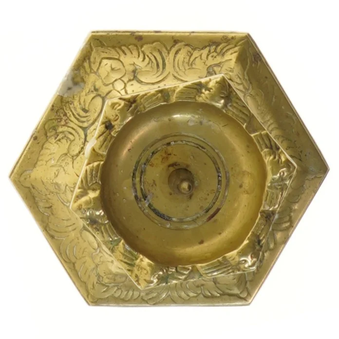 Antik messing lysestage (str. 9 cm)