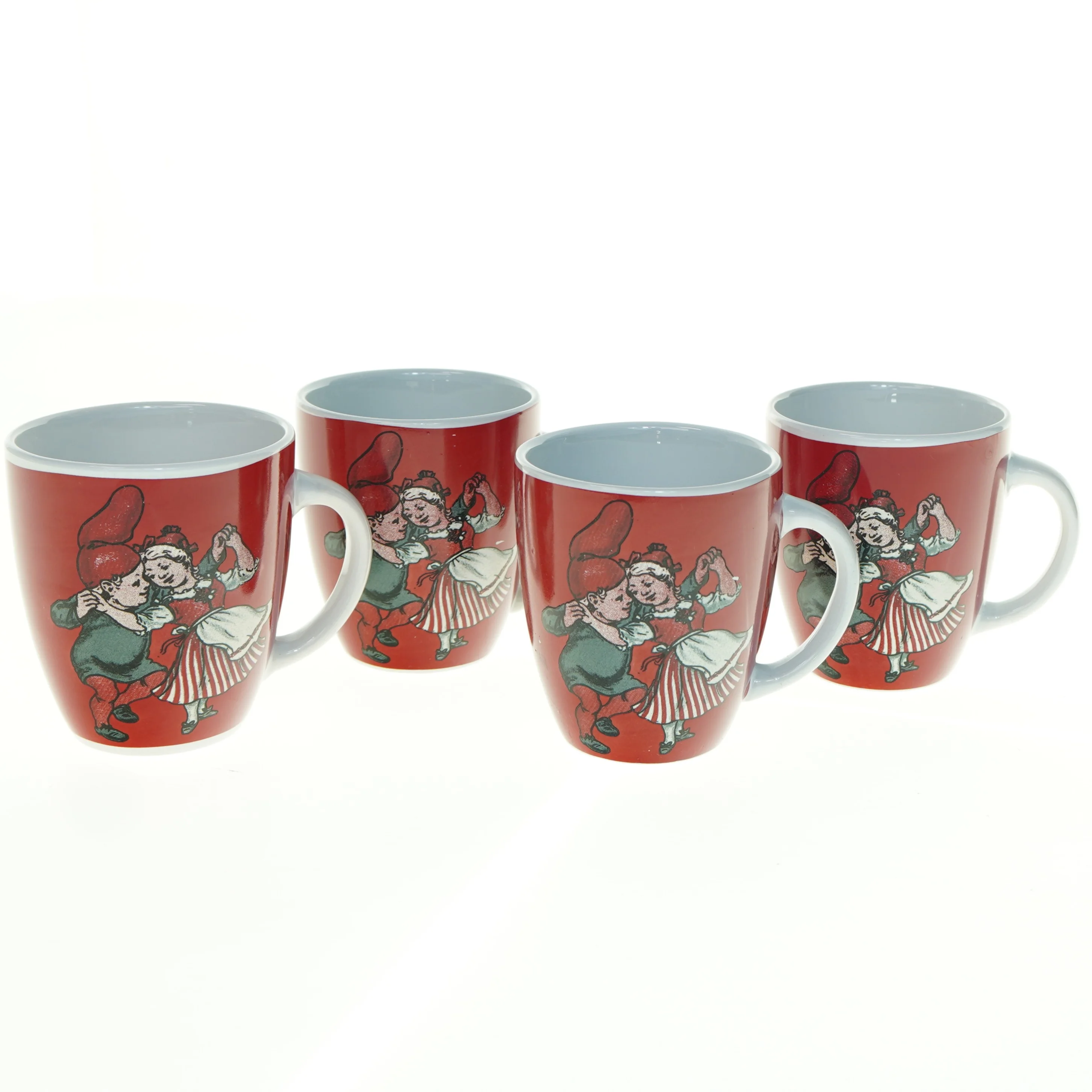 R&oslash;de og hvide krus med jule dekoration fra S&oslash;strene Grene (str. H. 9,5 cm. &oslash;. 8,5 cm)