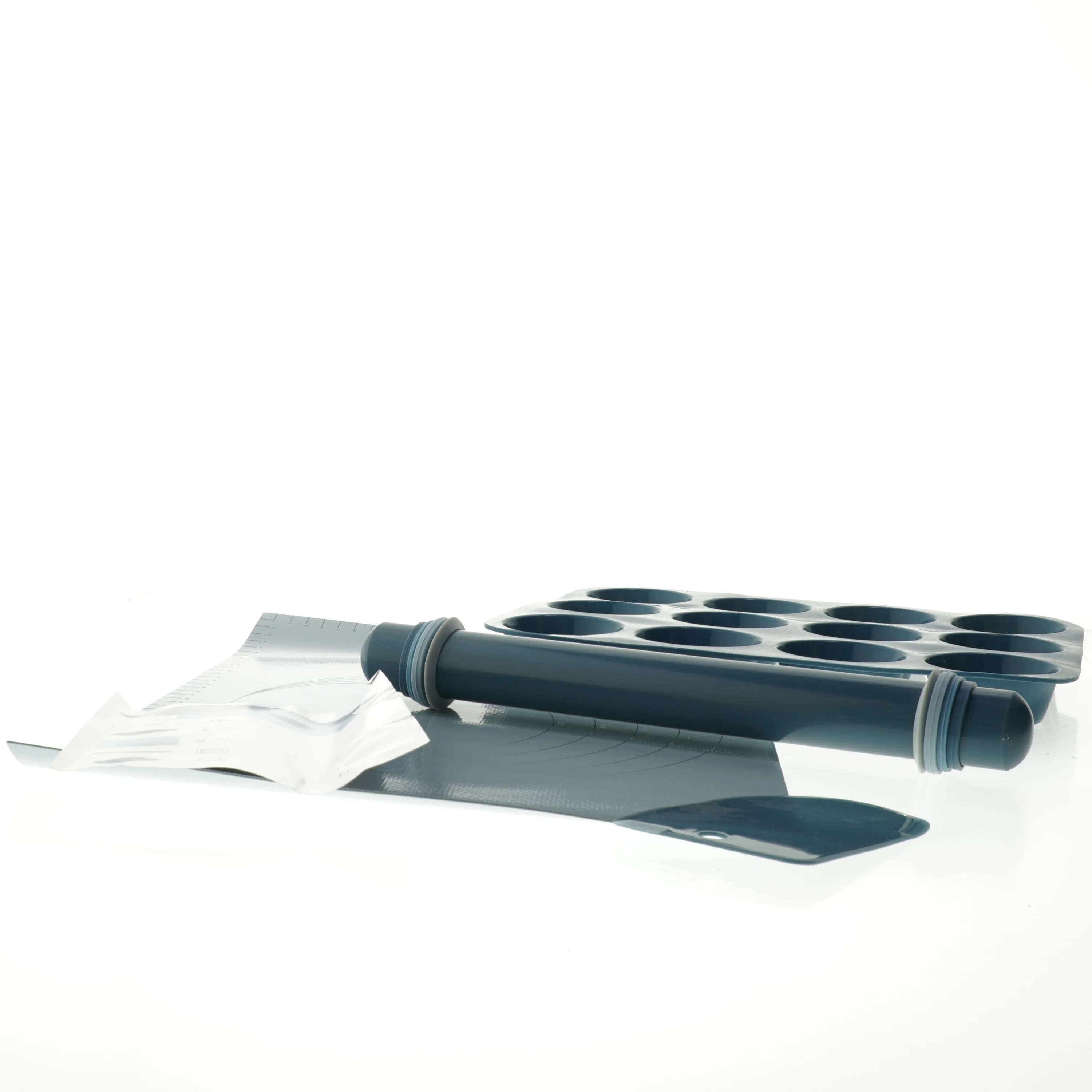 Bagesæt med muffinform og dejskraber