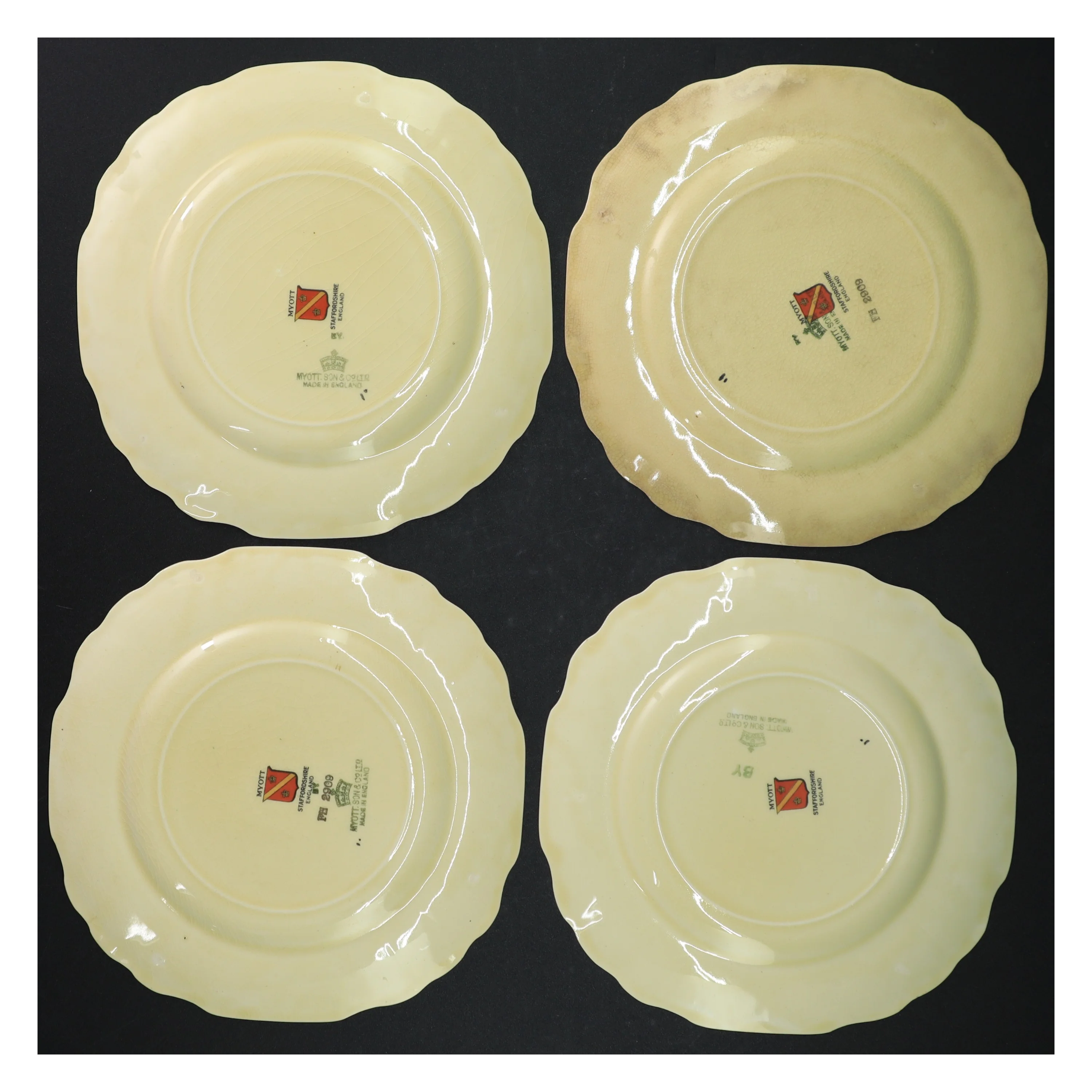 Dekorative porcelænstallerkner (str. Ø. 17 cm)