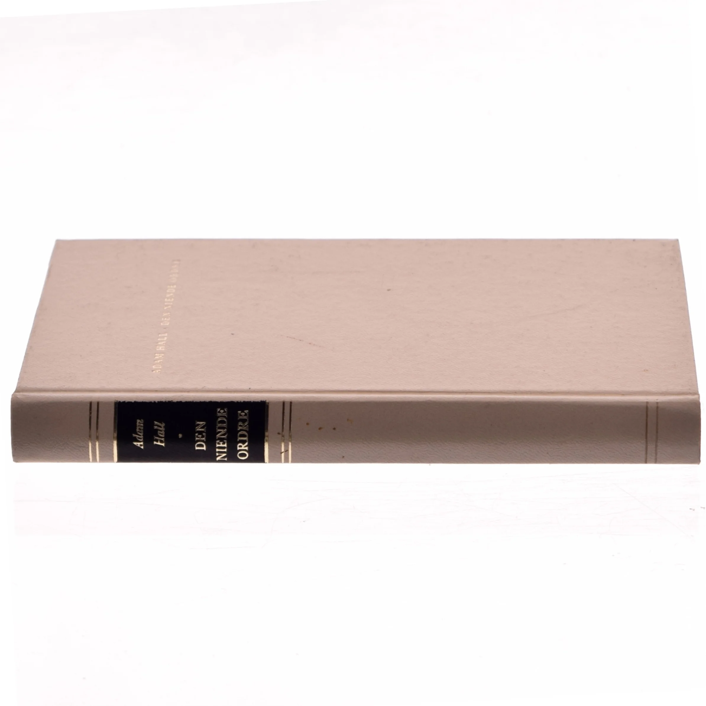 Den Niende Ordet af Adam Hall (Bog)