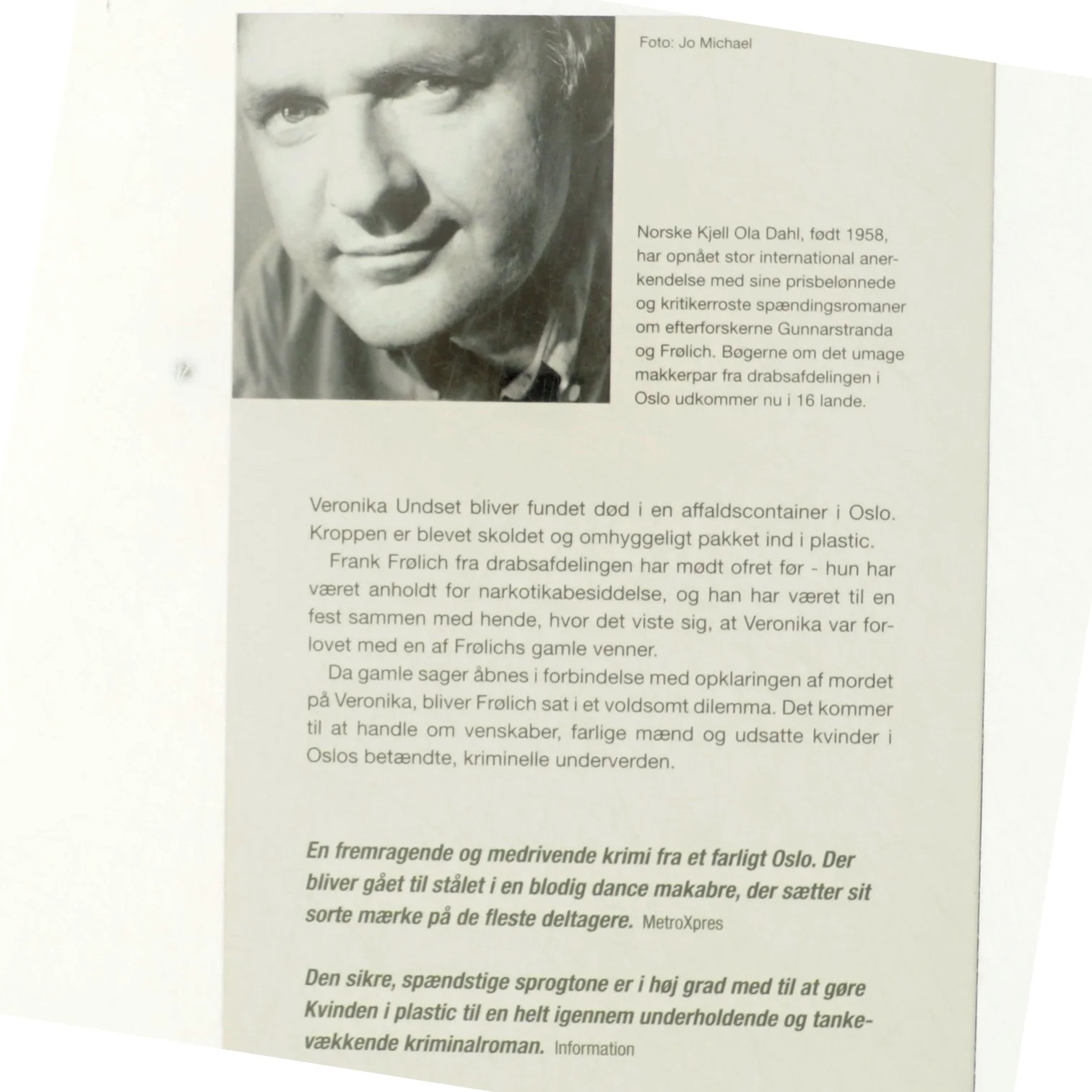 Kvinden i plastic af Kjell Ola Dahl (Bog)