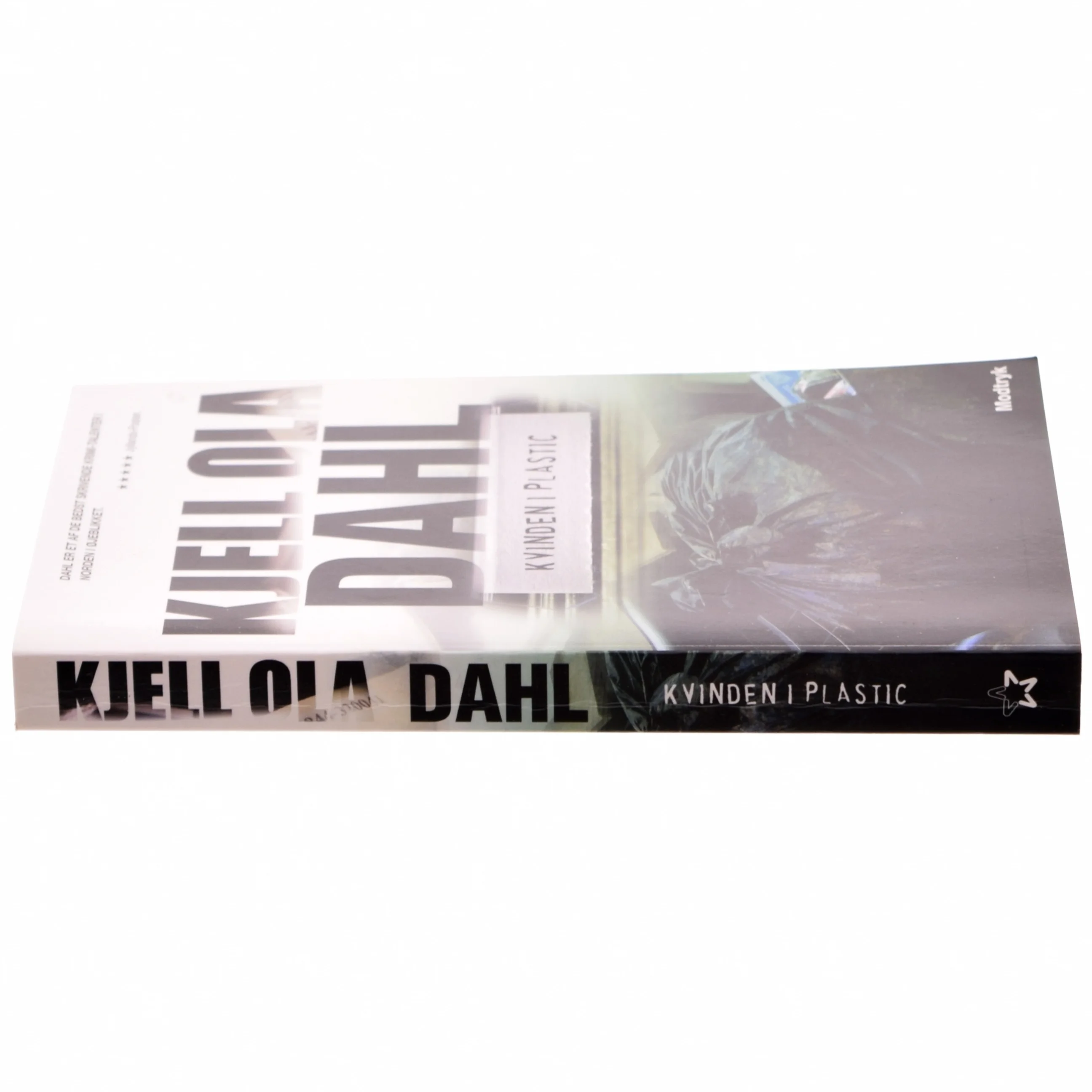 Kvinden i plastic af Kjell Ola Dahl (Bog)