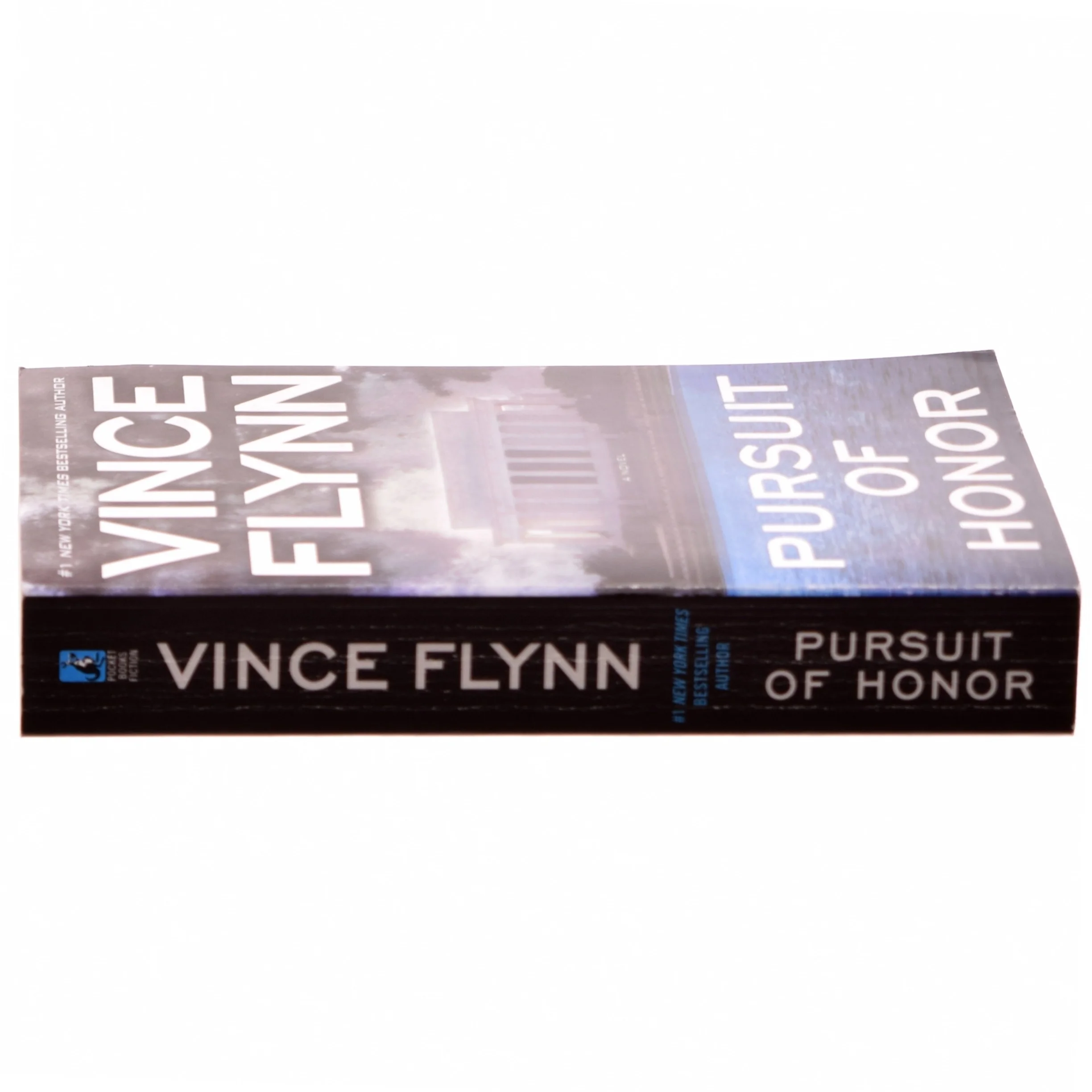 Pursuit of Honor af Vince Flynn (Bog)
