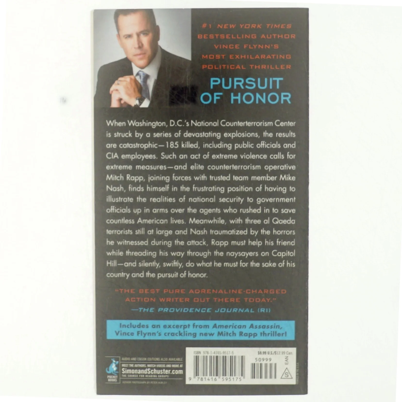 Pursuit of Honor af Vince Flynn (Bog)