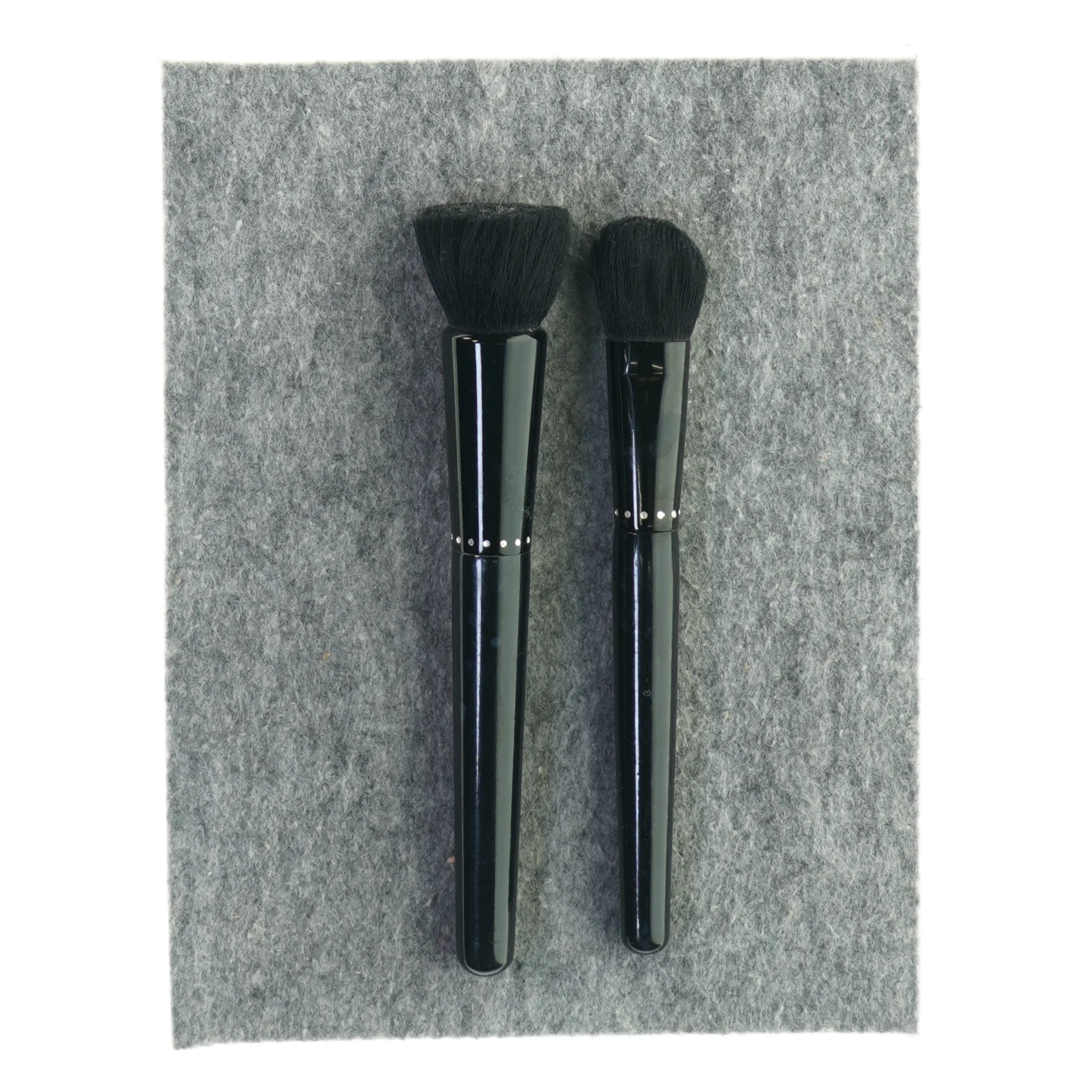 Nilens Jord Makeup Børster 2 stk. (str. 19cm)