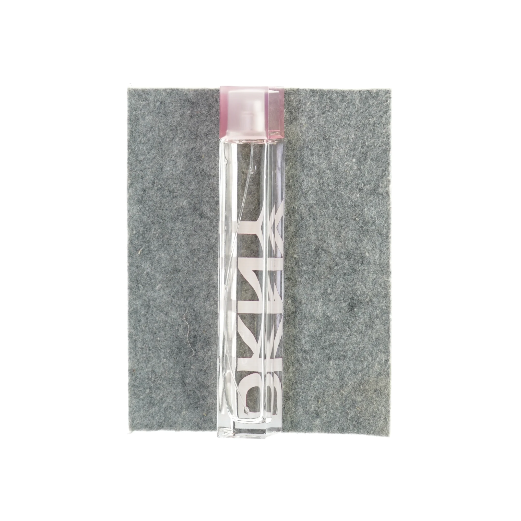Parfume fra DKNY (str. 25 x 4cm)