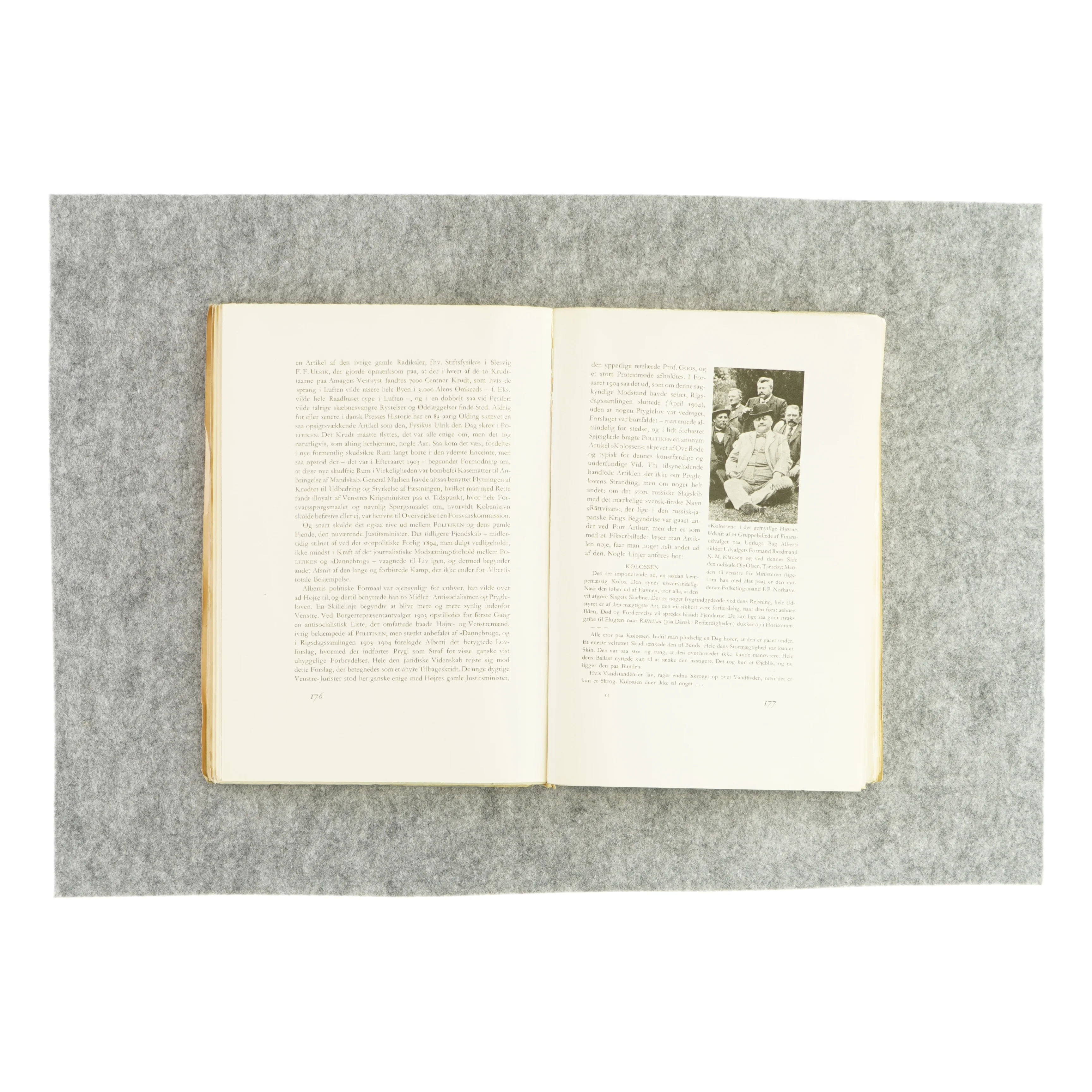 Politikkens historie - del 1 & 2 af Valdemar Kobbel (Bog)