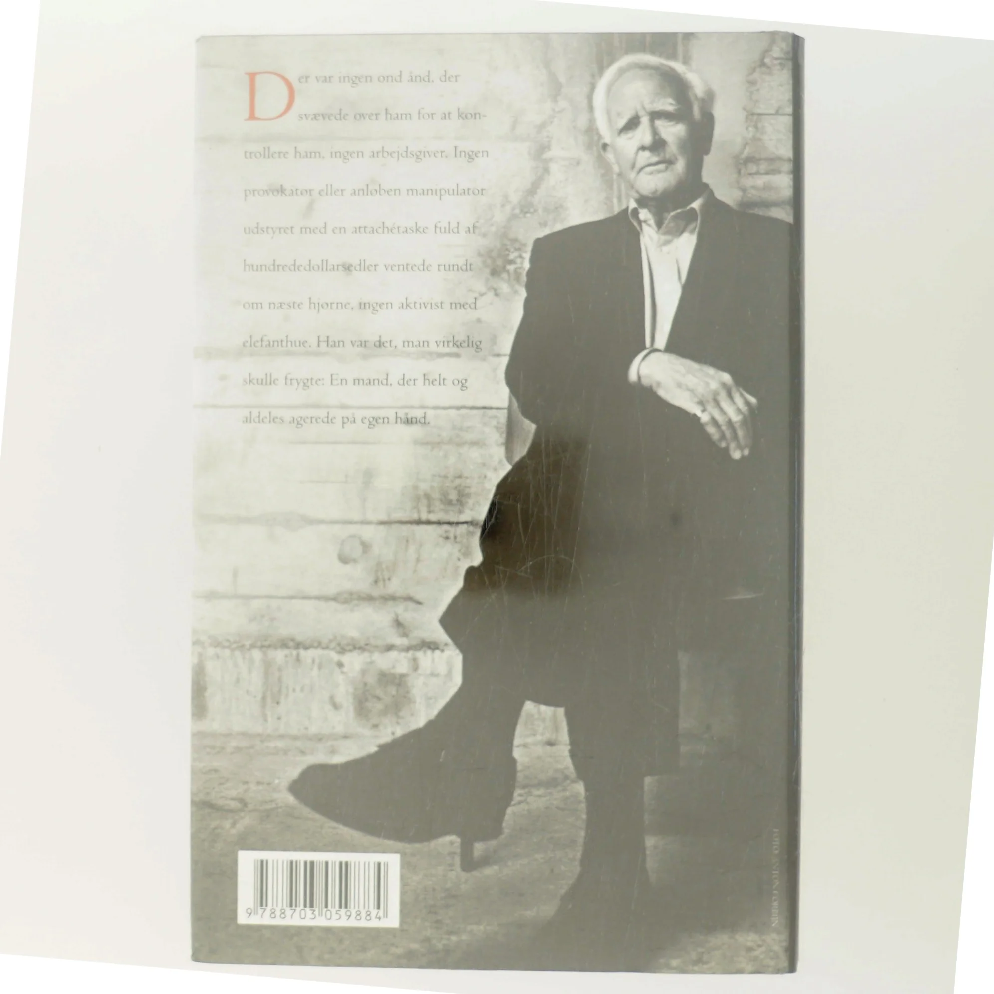 En skrøbelig sandhed : spændingsroman af John Le Carré (Bog)