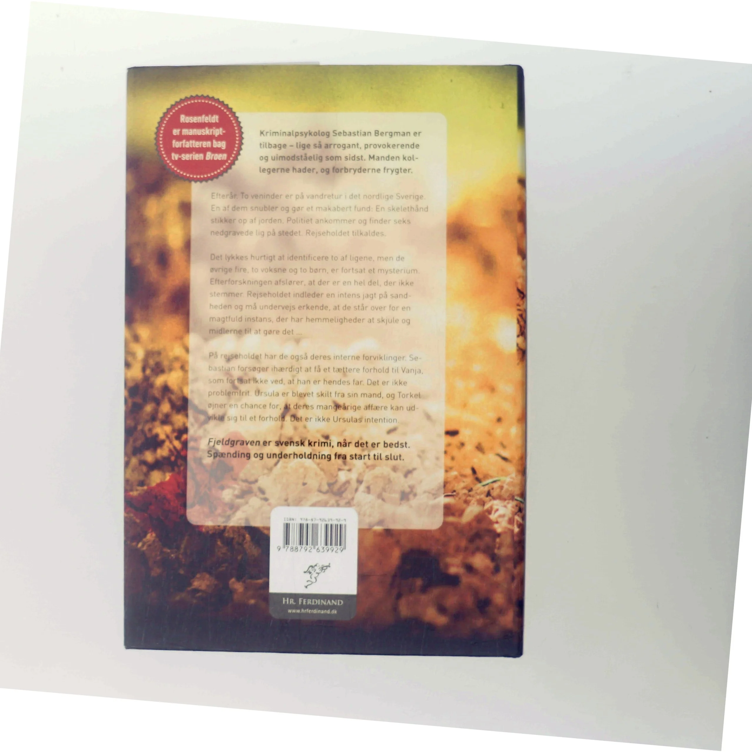 Fjeldgraven : kriminalroman af Michael Hjorth (f. 1963-05-13) (Bog)