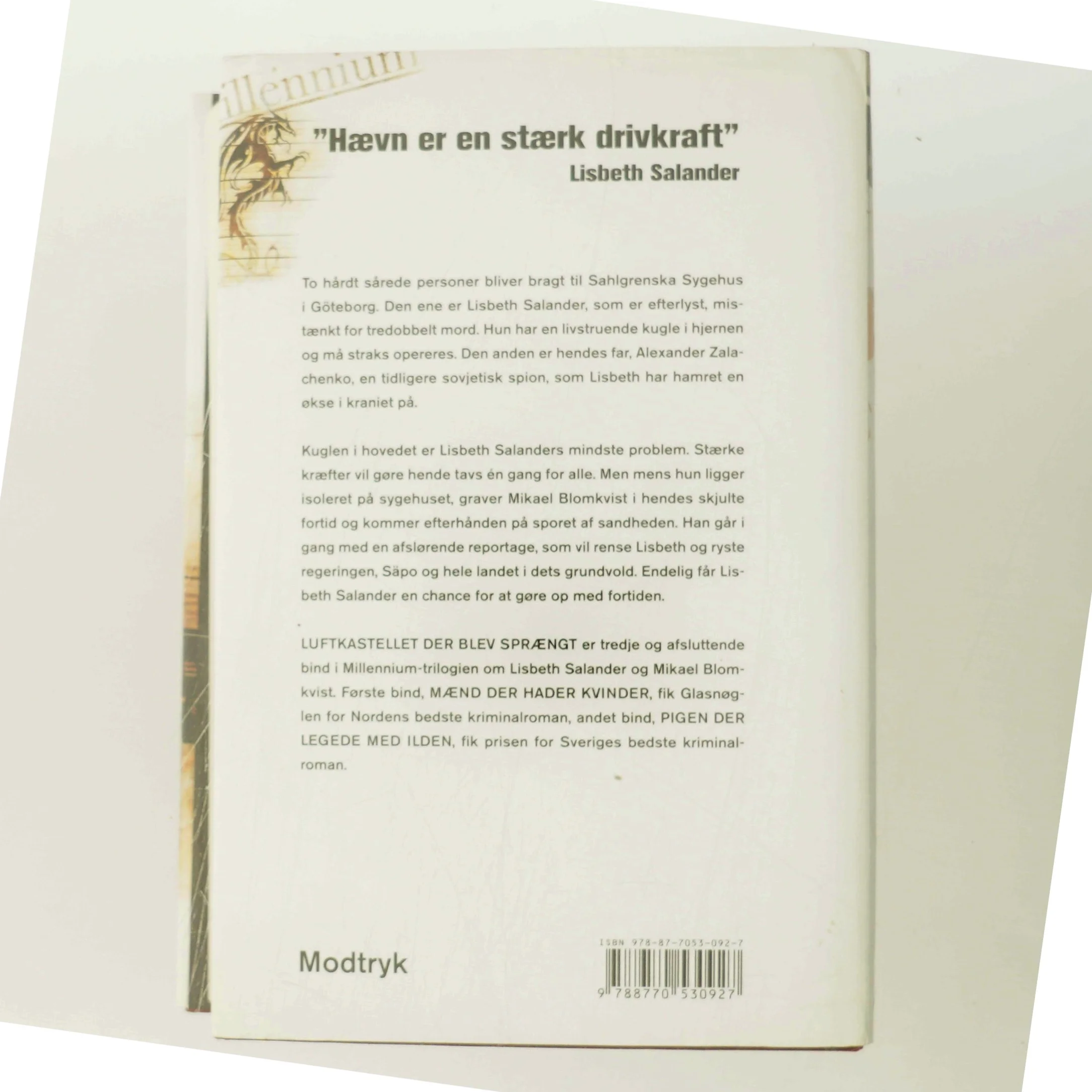 Luftkastelletderblevsprngt Stir up a Hornets' Nest of Girl. Shi Dige Larsen. the Danish Original. Hardcover](chinese Edition) af Stieg Larsson (Bog)