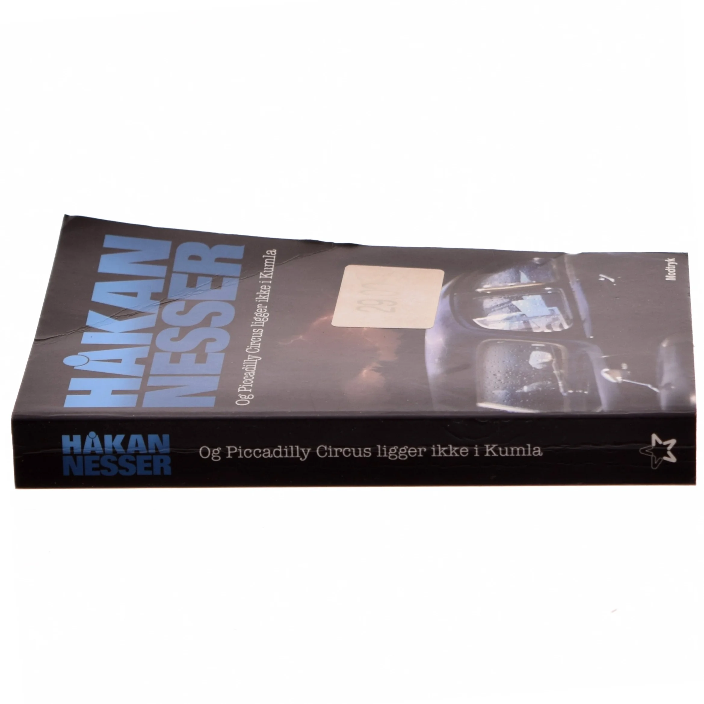 Og Piccadilly Circus ligger ikke i Kumla af Håkan Nesser (Bog)