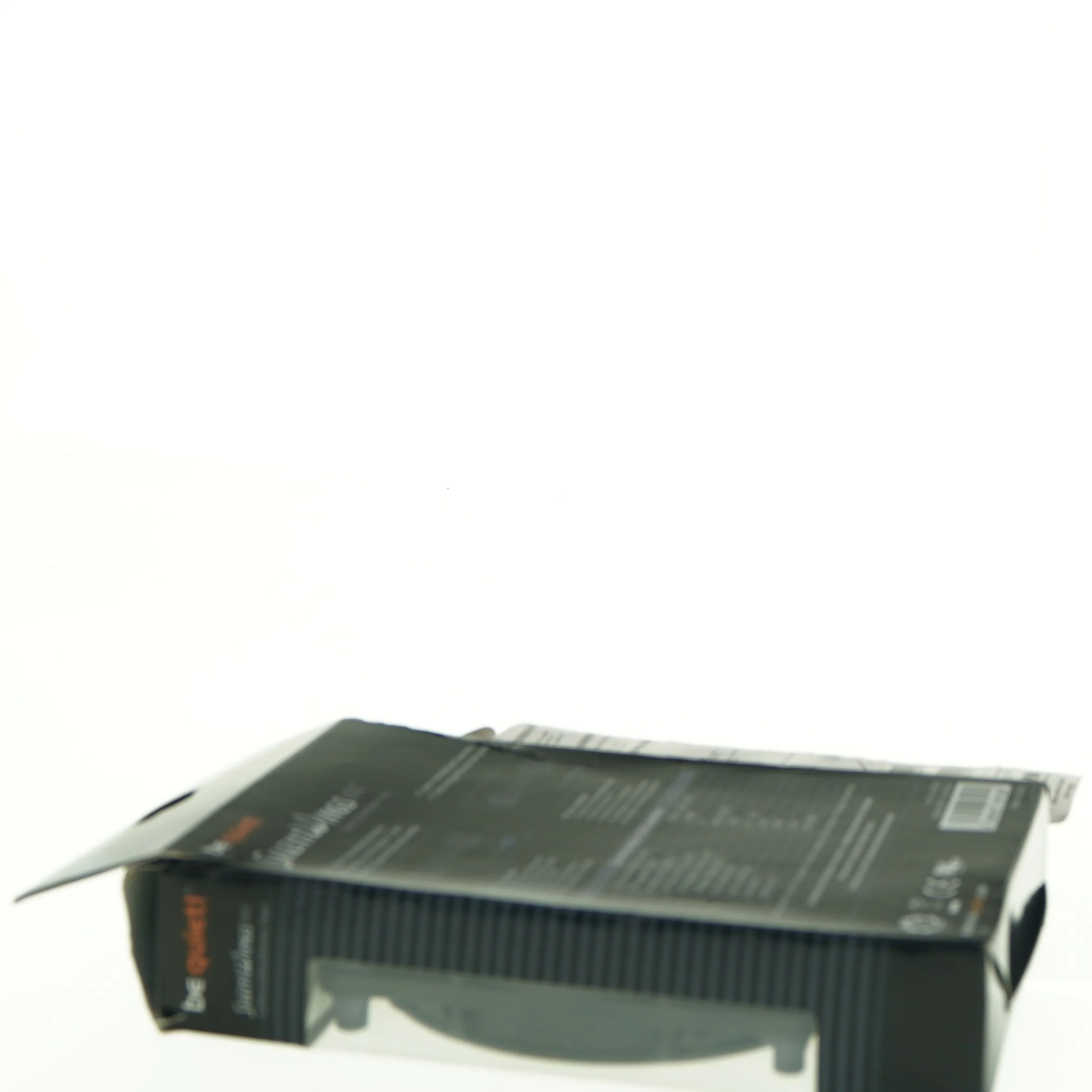 Støjdæmpet pc-køler og hastighedskontroller