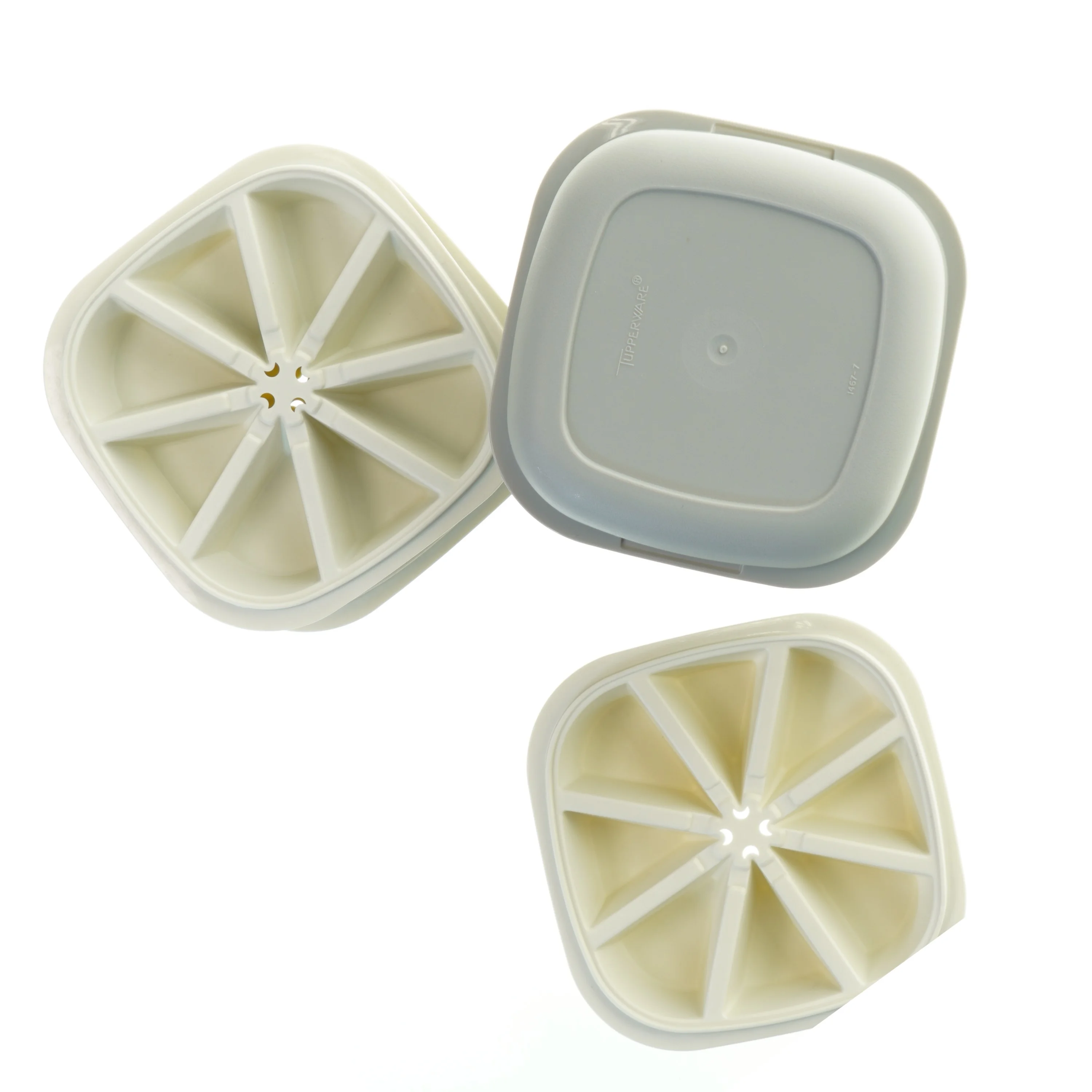 Isterningsboks fra Tupperware (str. 15x12 cm)