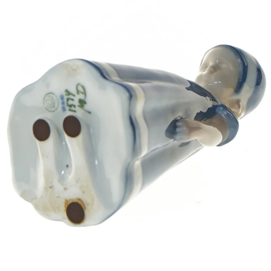 Porcelænsfigur af pige fra B&G (str. 17 cm)