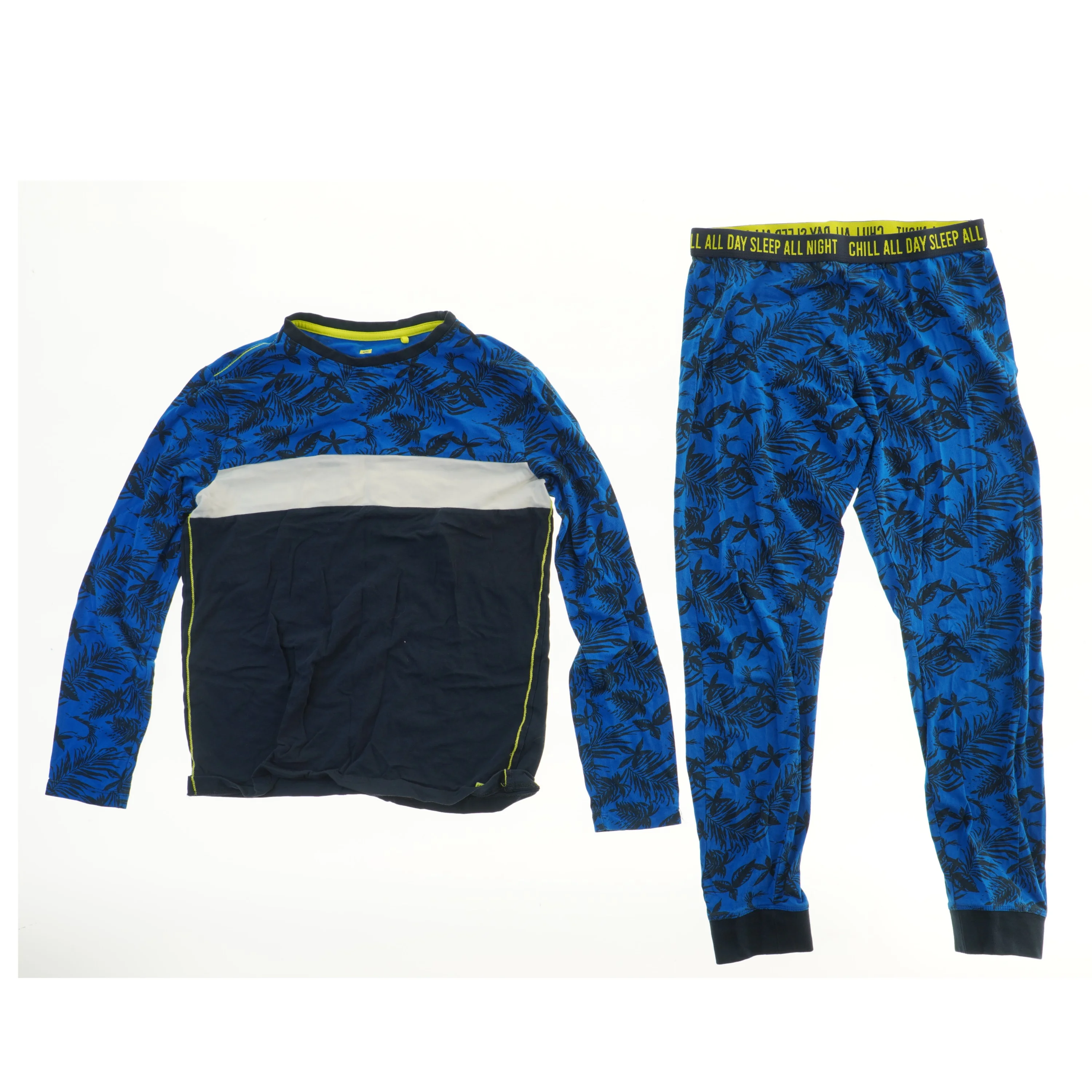 Sæt med bluse og bukser fra We (str. 146)