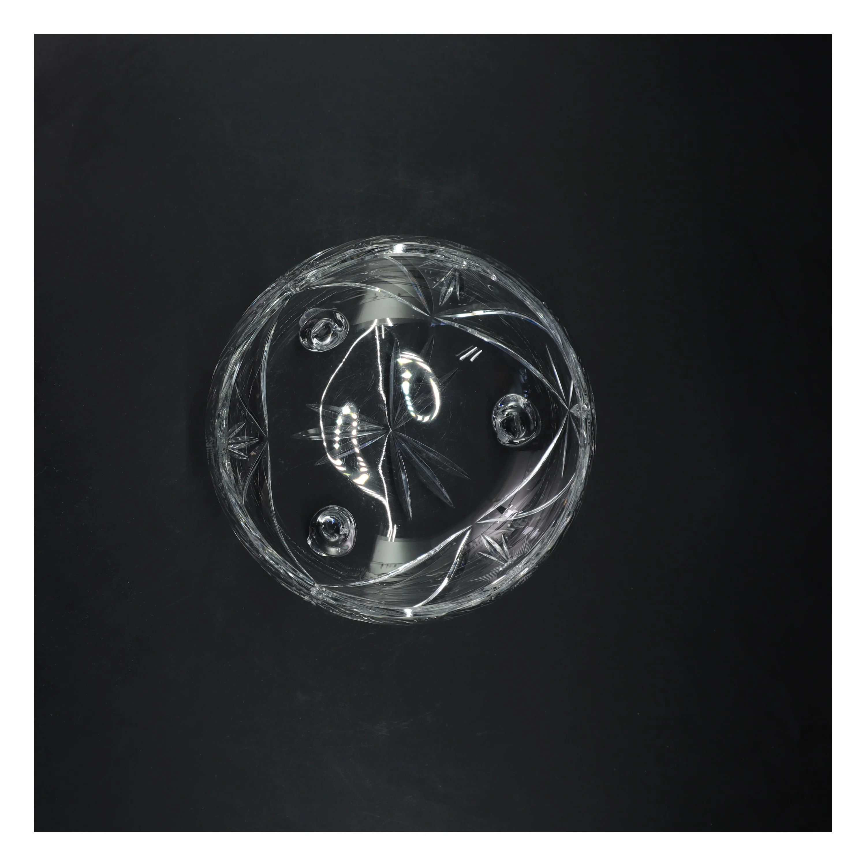 Slebet krystalskål på fødder - Ø 17 cm