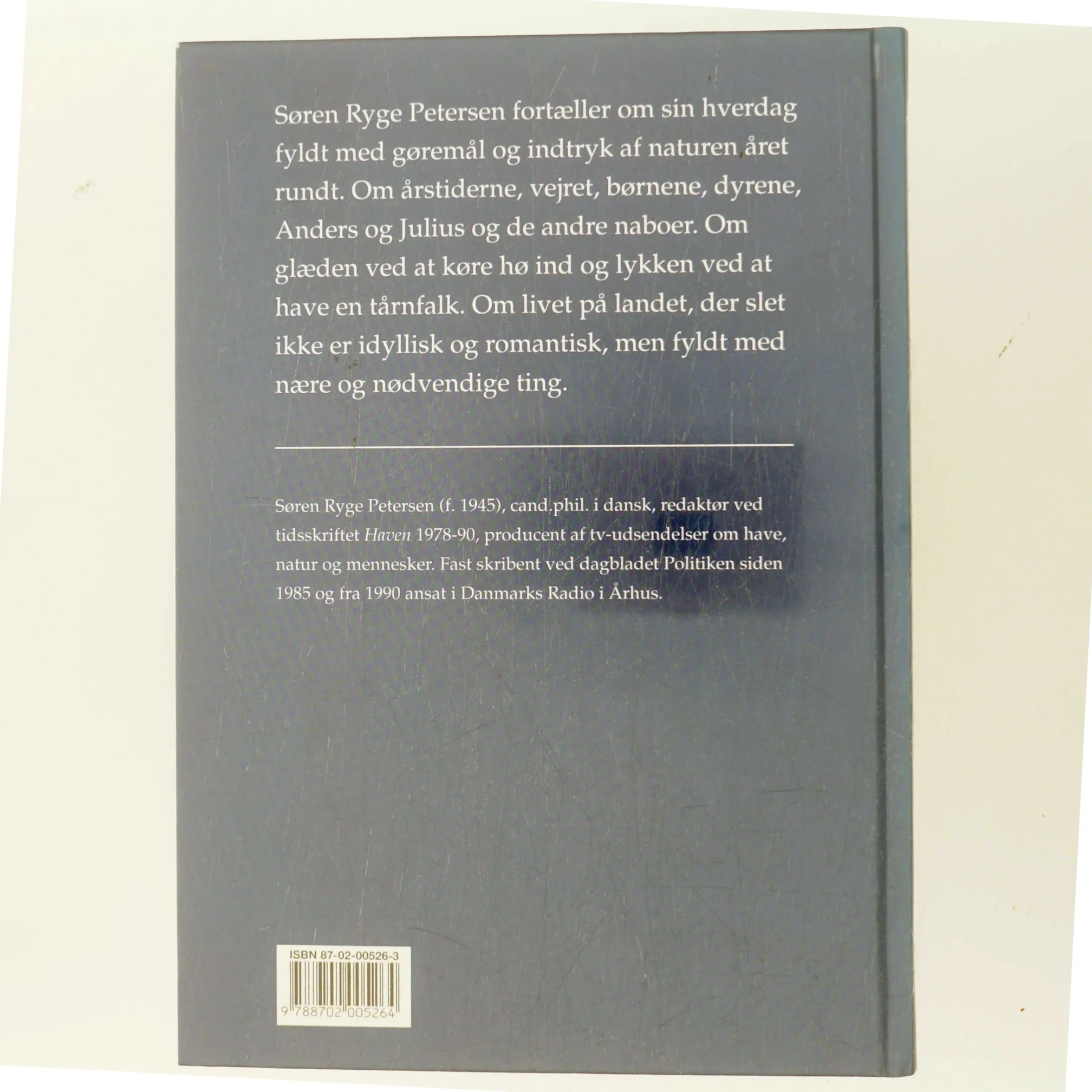 Landet og året af Søren Ryge Petersen (Bog)