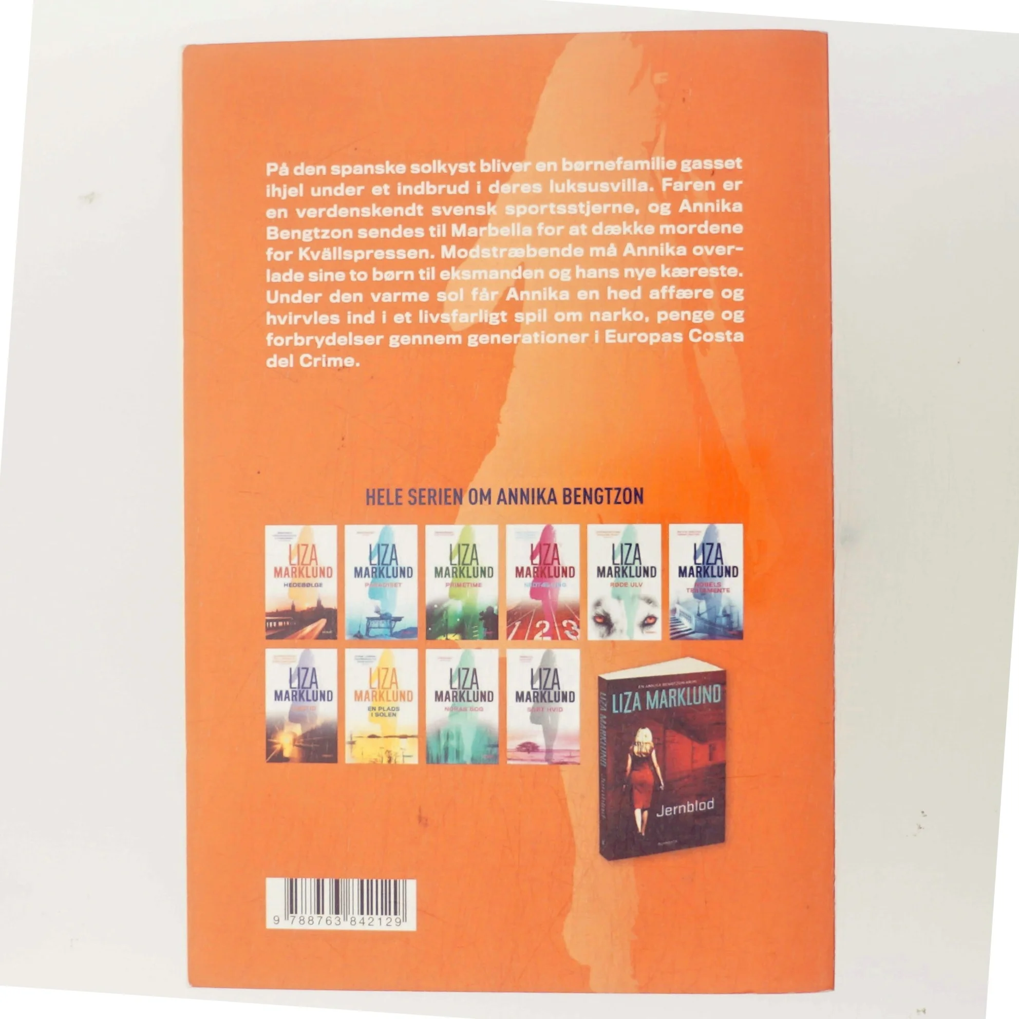 En plads i solen : krimi af Liza Marklund (Bog)