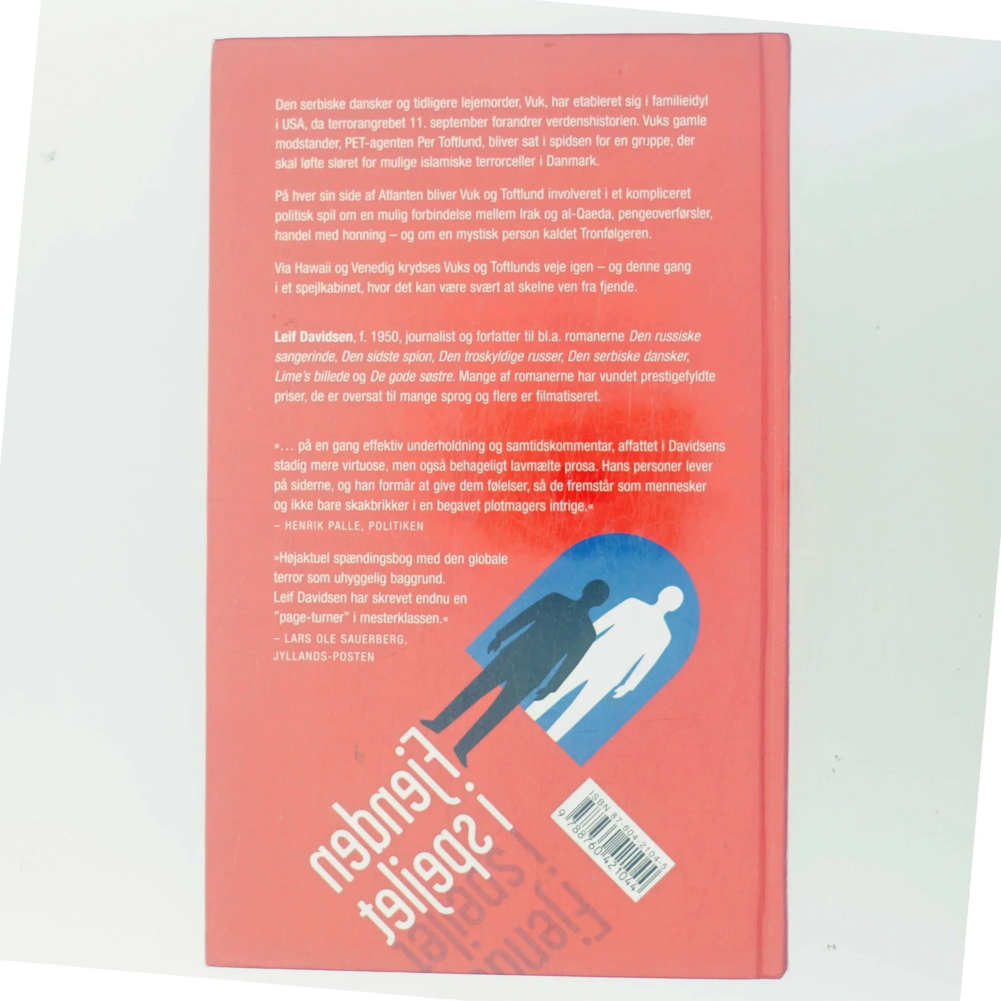 Fjenden i spejlet : roman af Leif Davidsen (Bog)