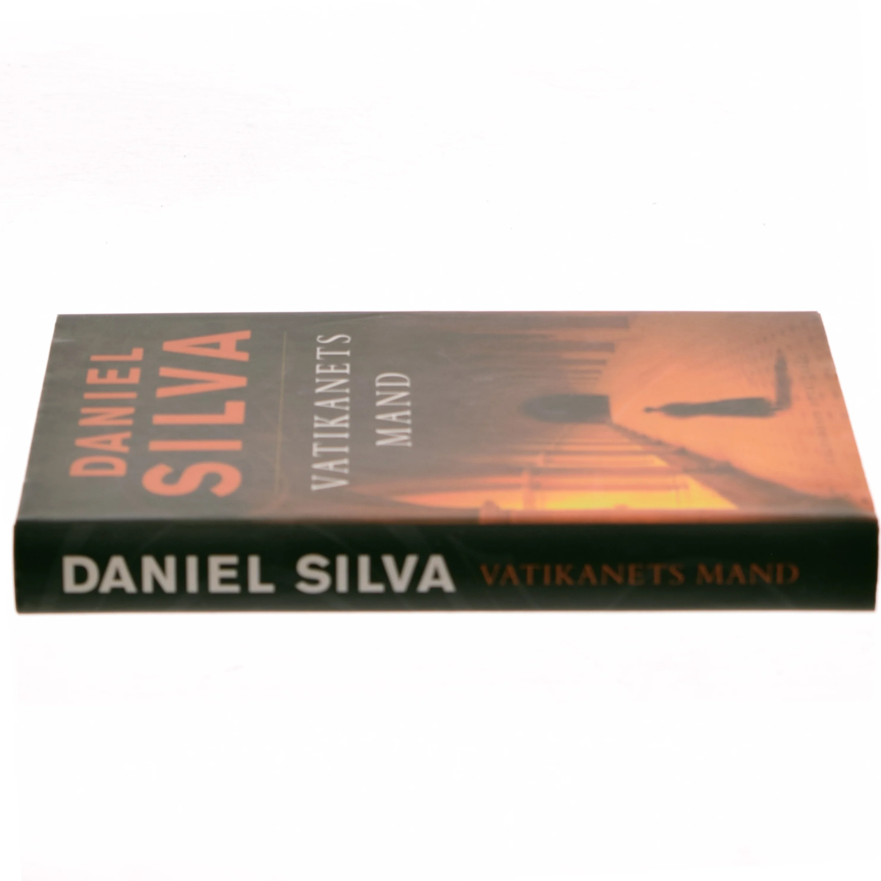 Vatikanets mand af Daniel Silva (Bog)