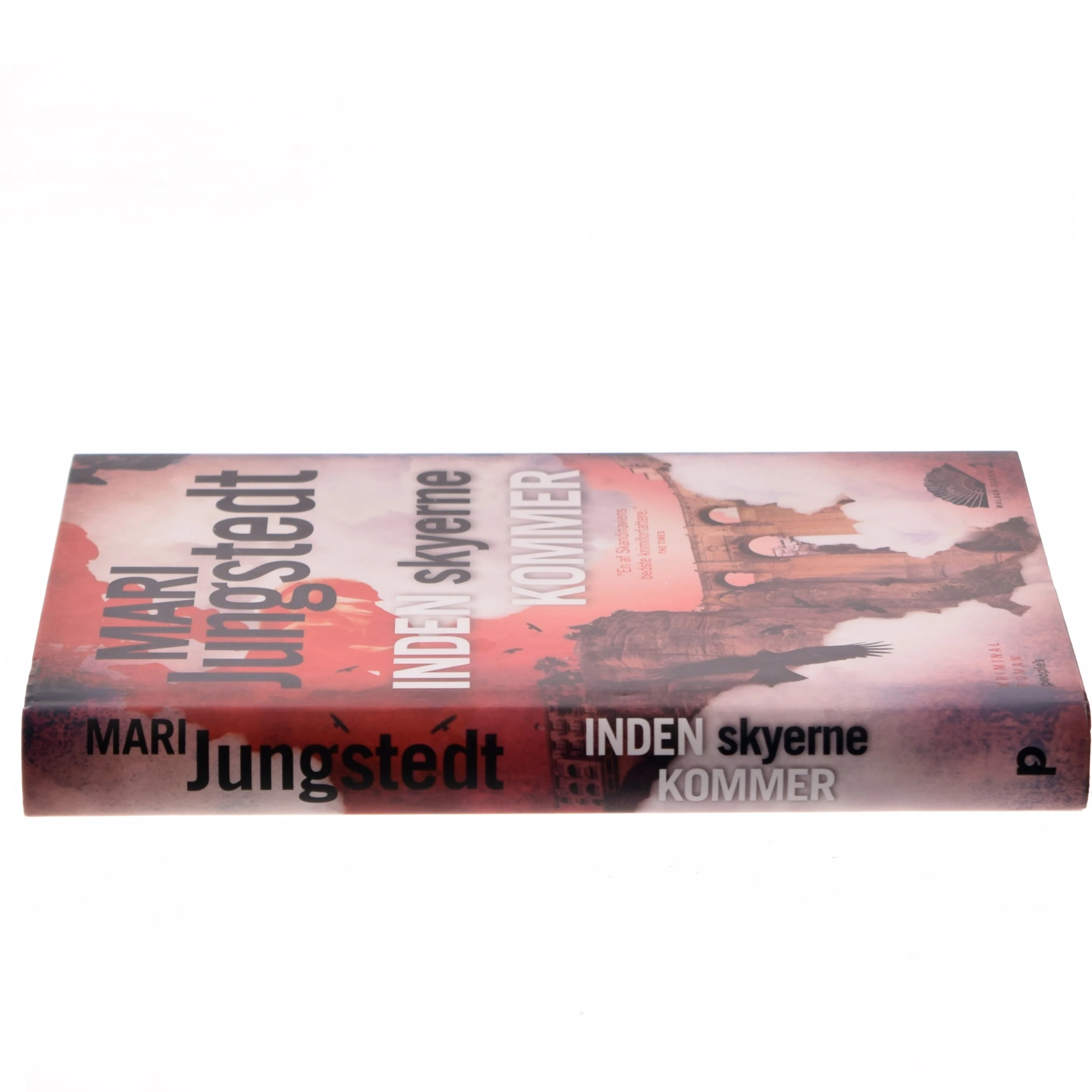 Inden skyerne kommer af Mari Jungstedt (Bog)
