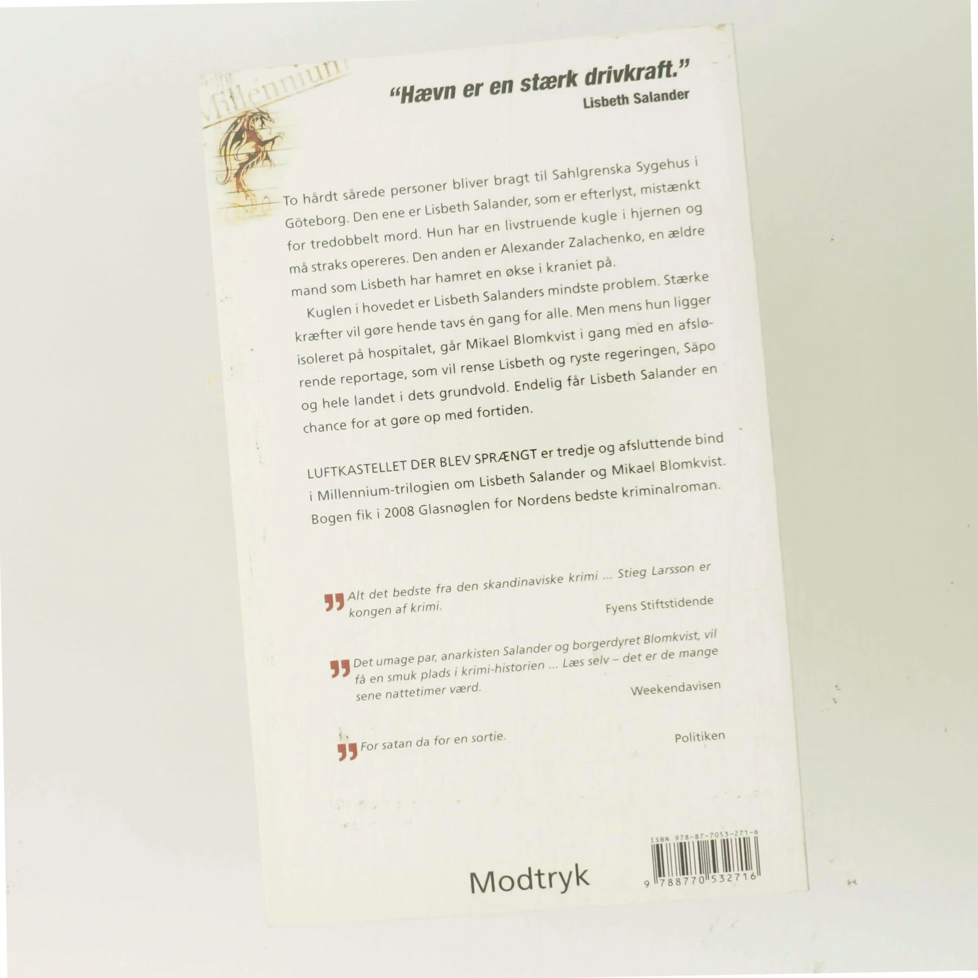 Luftkastellet Der Blev Spraengt (af Stieg Larsson) [Imported] [Paperback] (Danish) (Millennium, 3. Bind) af Stieg Larsson (Bog)