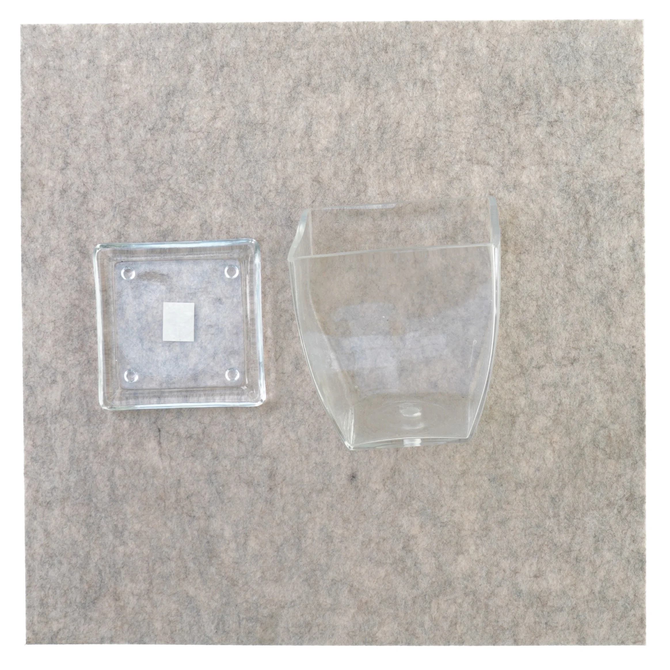 Vase med underskål (str. 13 cm)