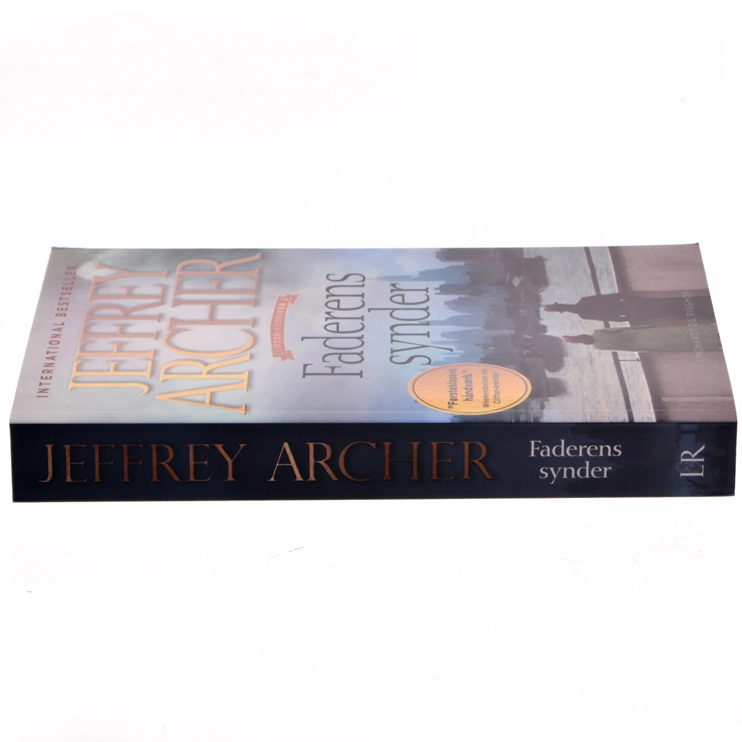 Faderens synder af Jeffrey Archer (Bog)