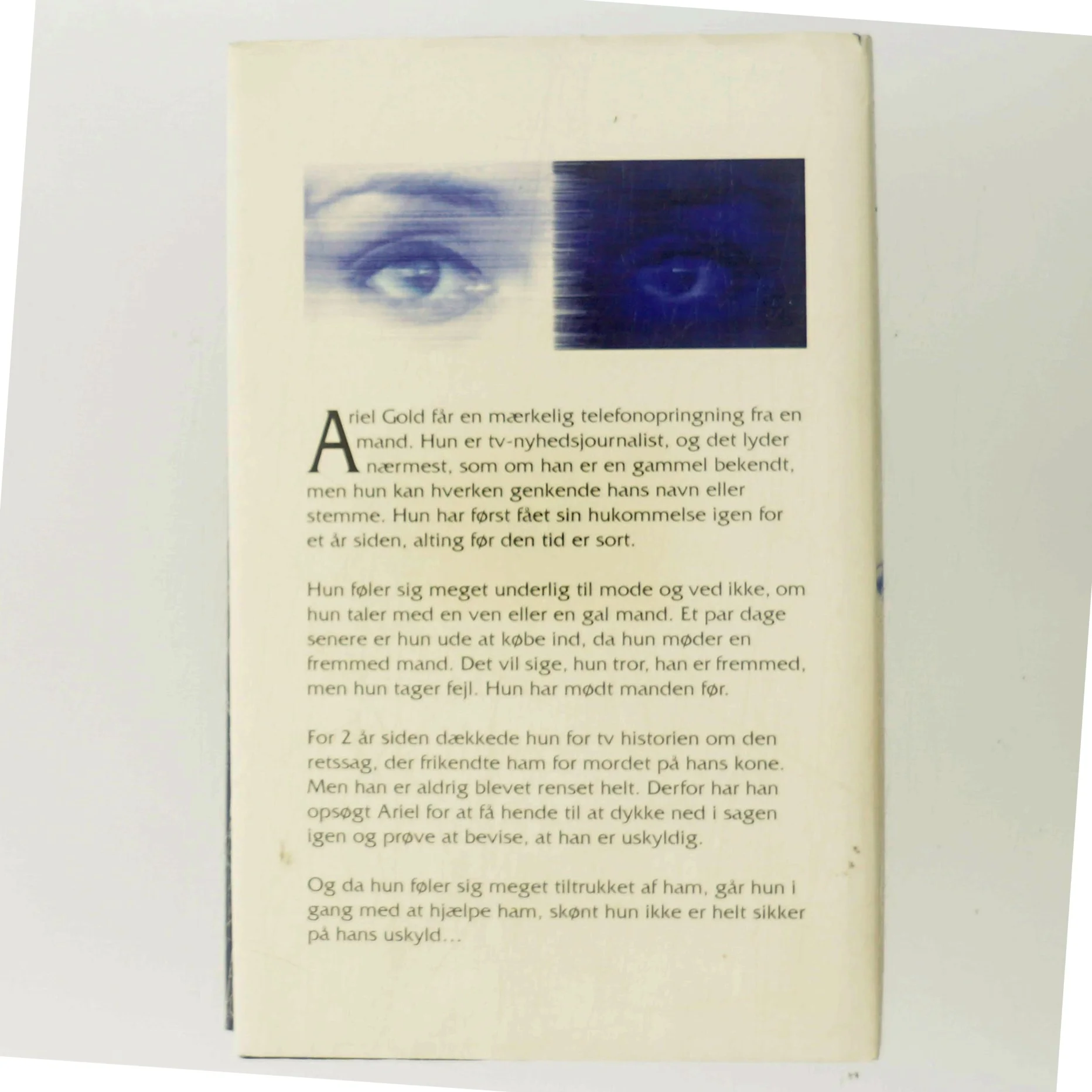 Under Mistanke af Judy Mercer (Bog)