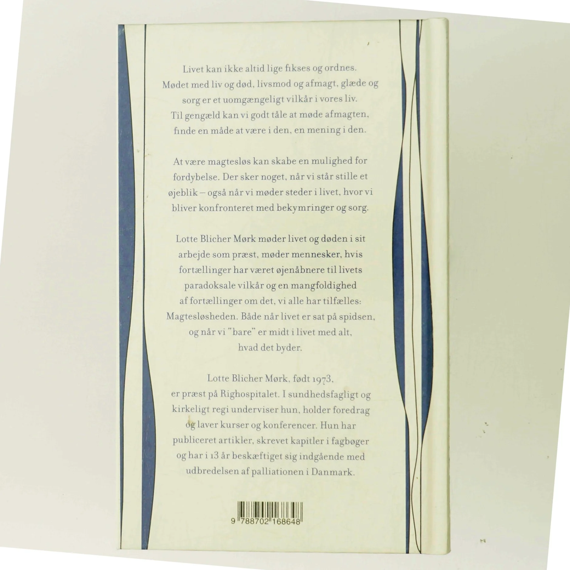 På en måde skal vi dø : fortællinger om livet af Lotte Blicher Mørk (Bog)