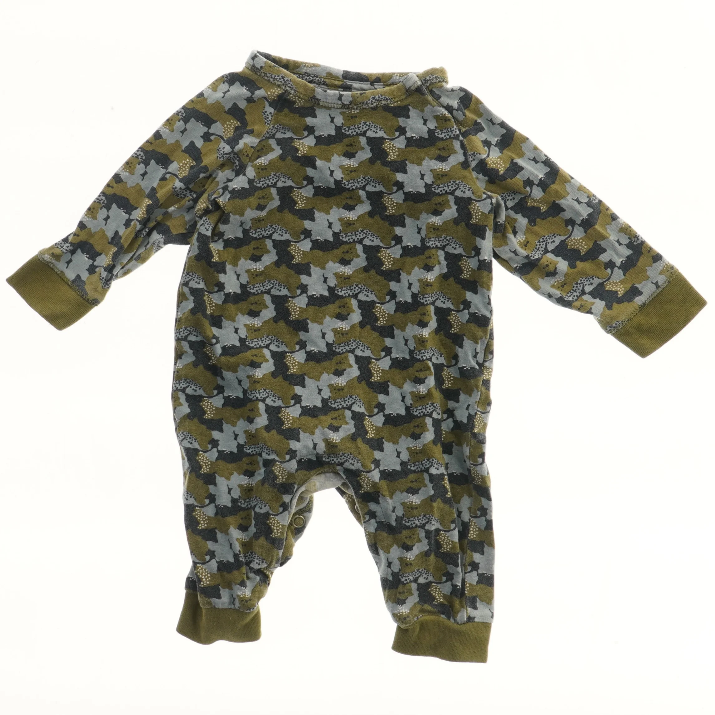 Heldragt med mønster fra Name It (str. 56)