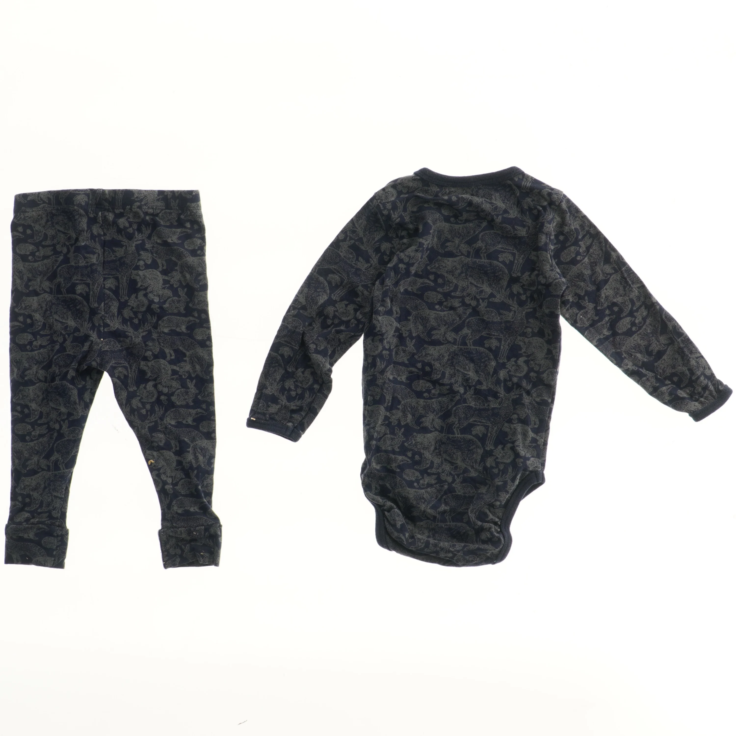 Baby heldragt og bukser med mønster fra Kids Up (str. 74)