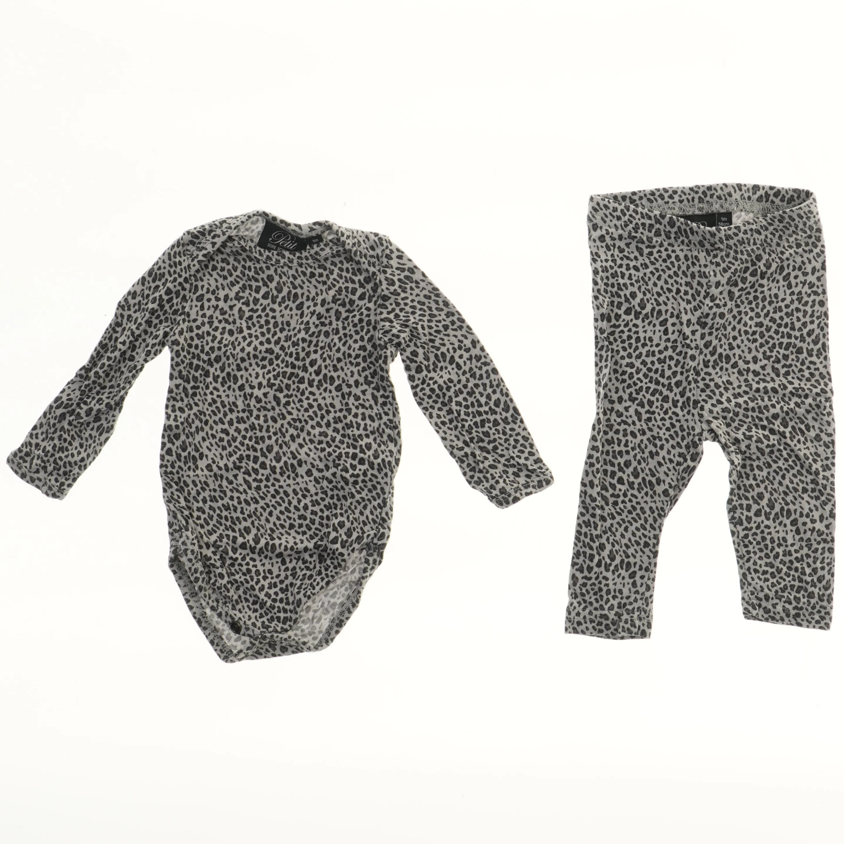 Leopardmønstret bodystocking og bukser fra Petit (str. 56)