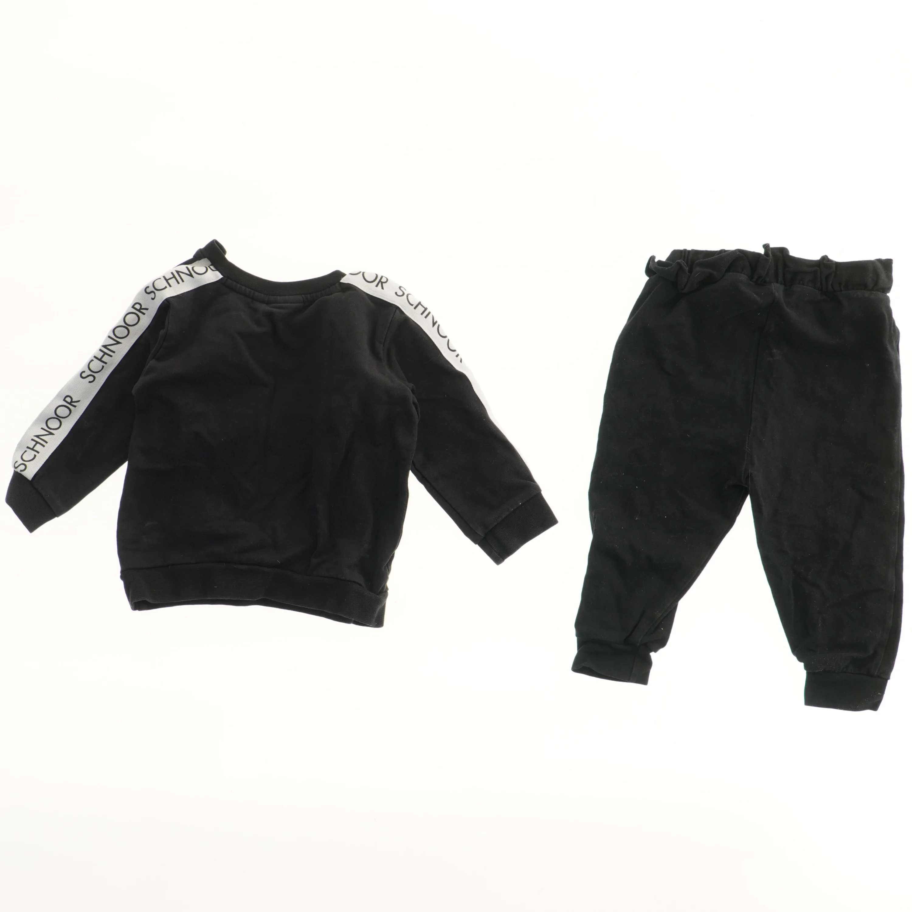 Børnesæt med trøje og bukser fra Petit (str. 74)