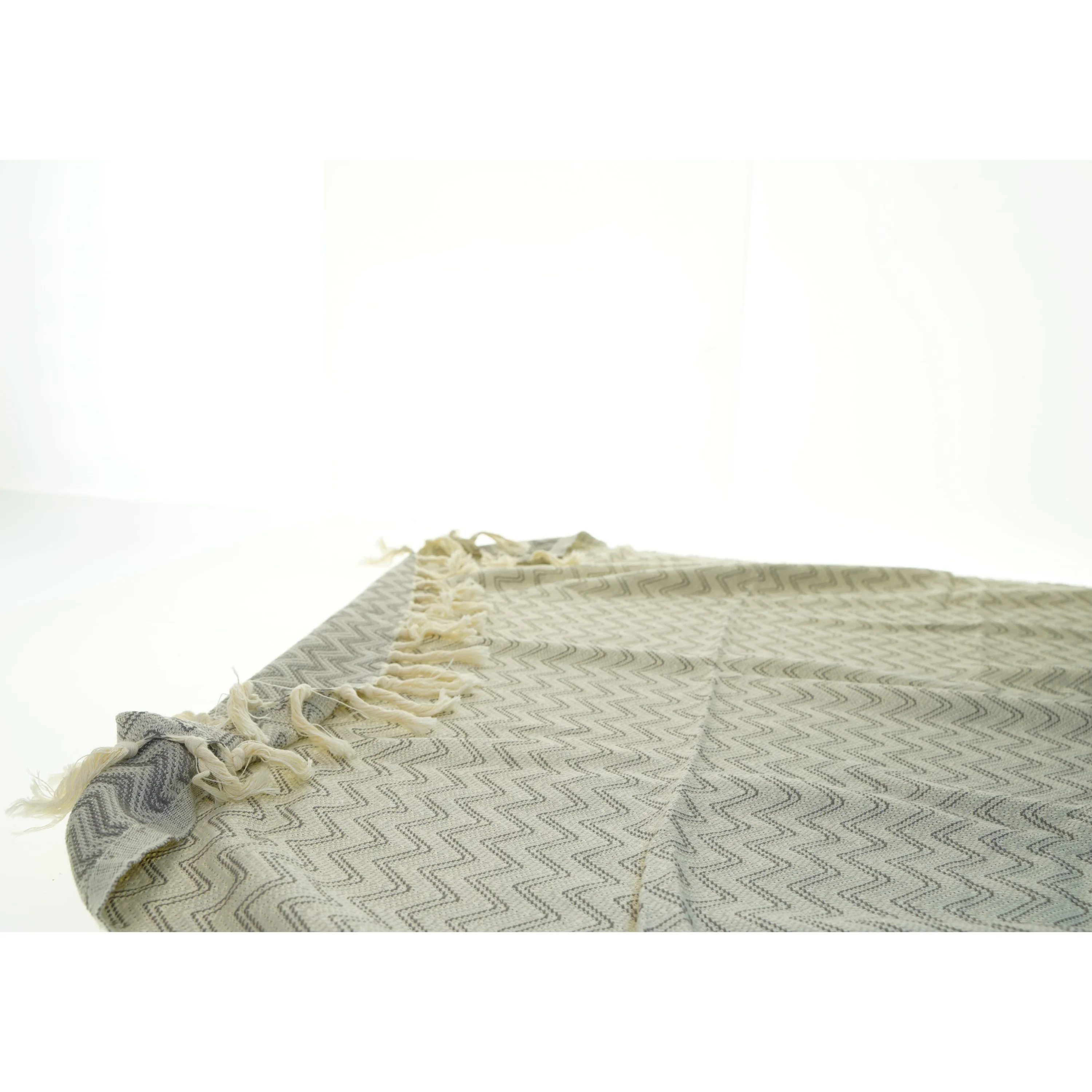 Ternet tørklæde med frynser (str. 100x170 cm)