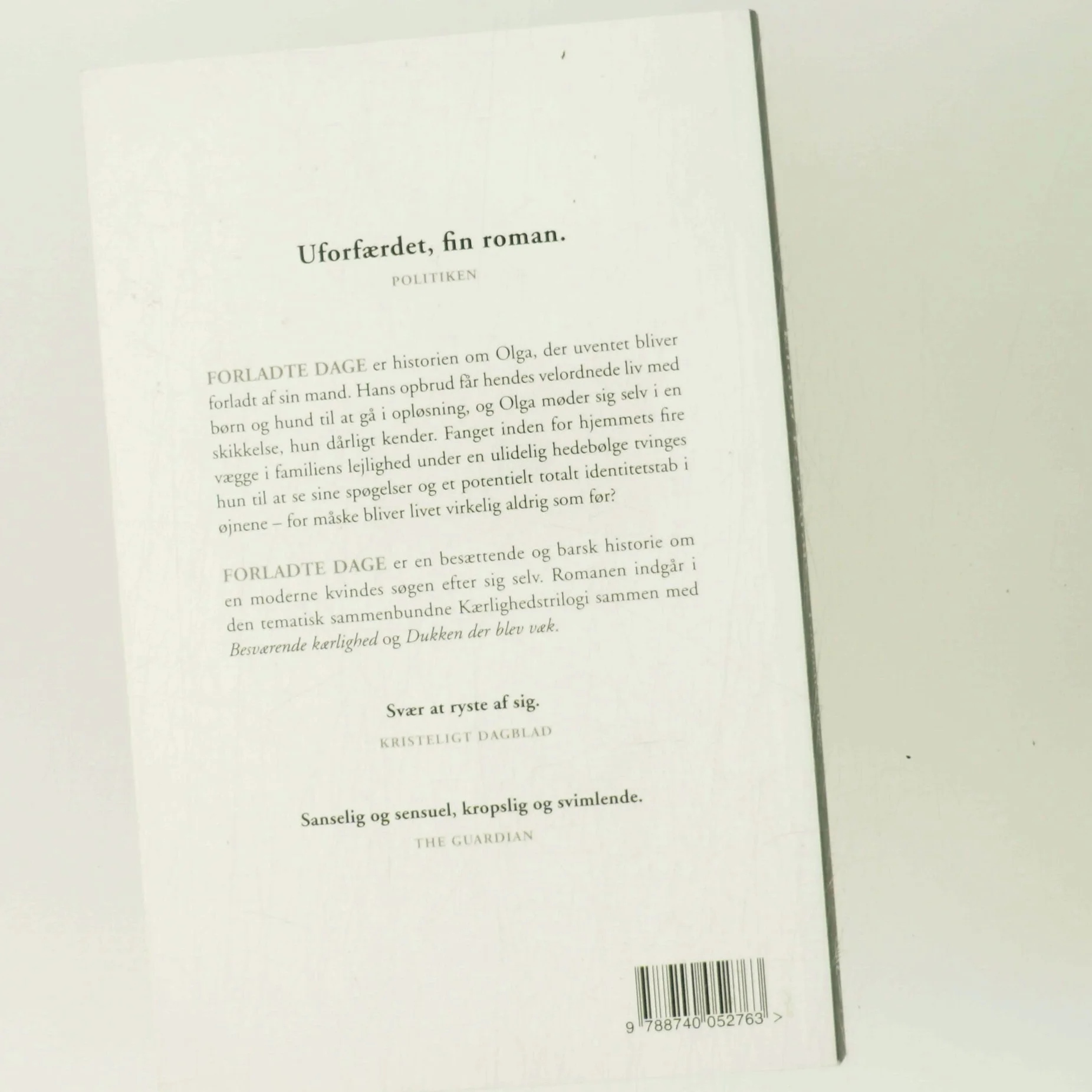 Forladte dage af Elena Ferrante (Bog)