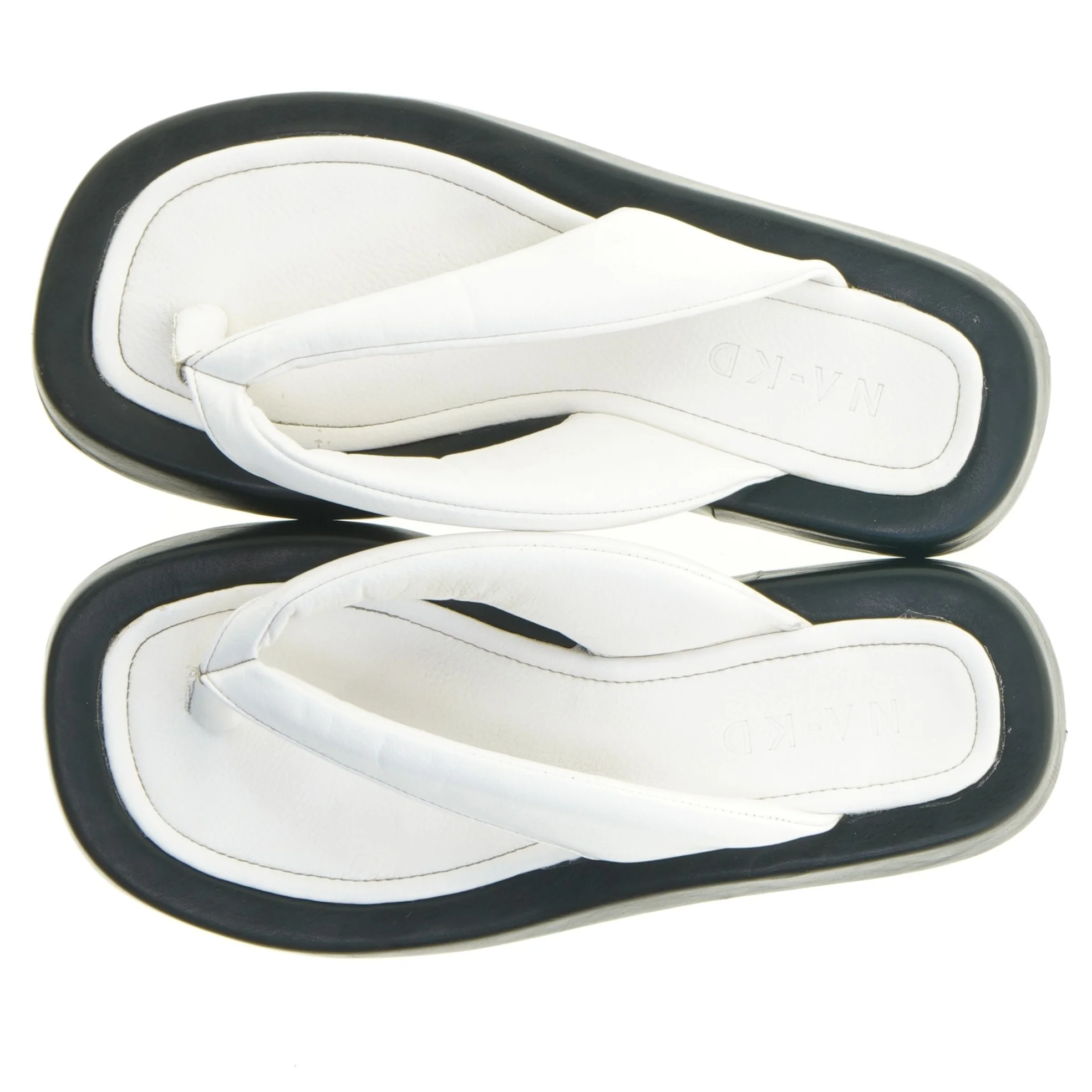 Hvide klipklapper fra NA-KD (str. 3 8)