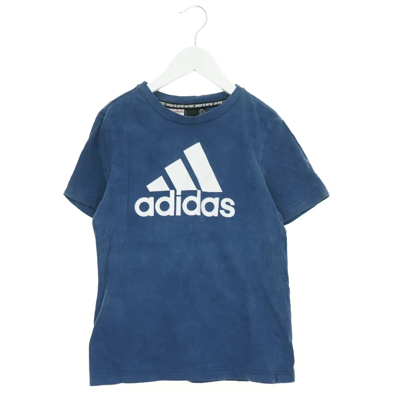 T-Shirt fra Adidas (str. 152 cm)