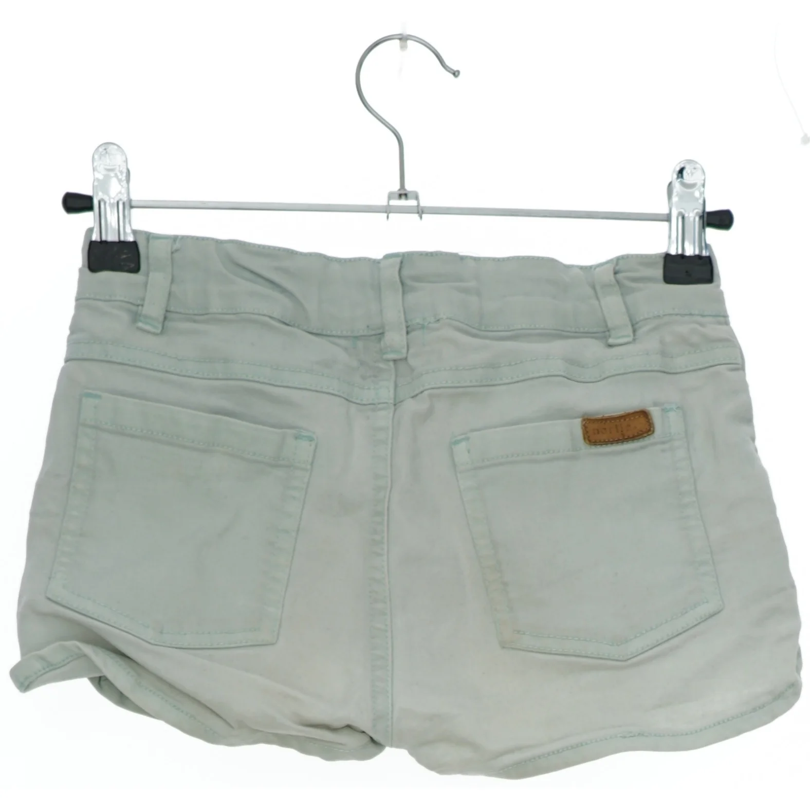 Lysegrønne shorts fra Norlie (str. 134)