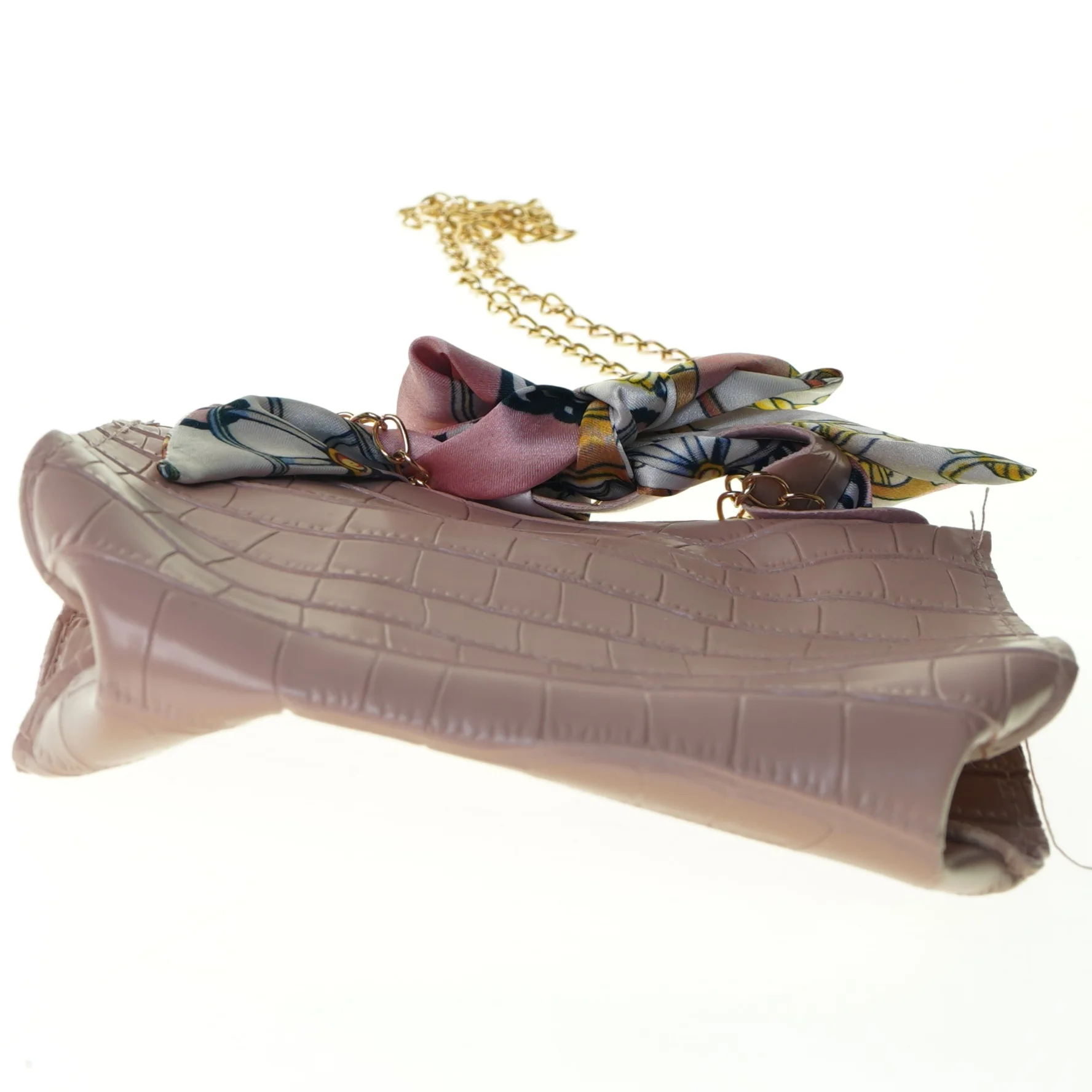 UBRUGT Krokopræget Crossbody Skulder Taske med tørklæde og guld kæderem (str. 18 x 16 cm)