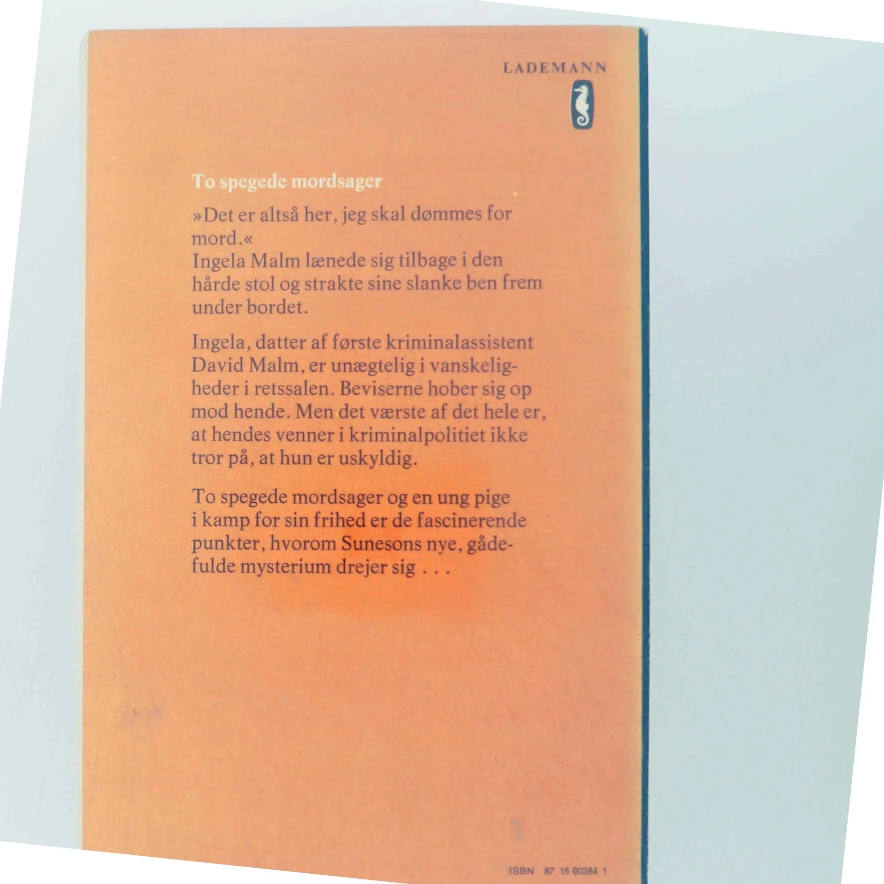 Liget i svømmebassinet af Vic Suneson fra Lademann