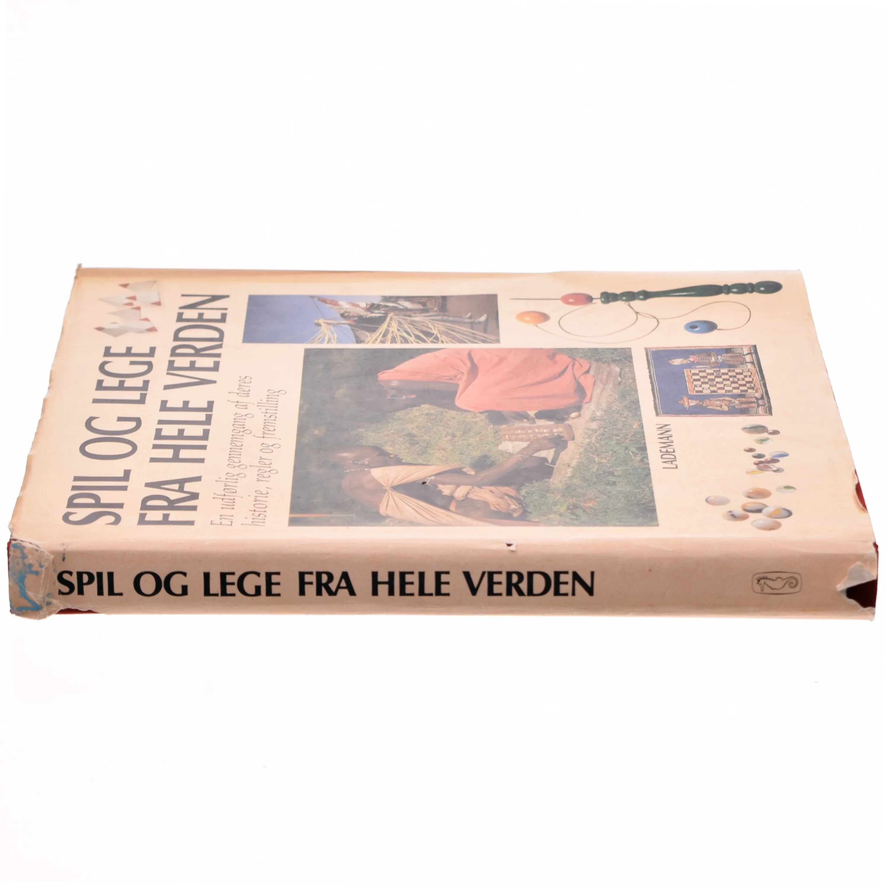 Spil og lege fra hele verden - BOG