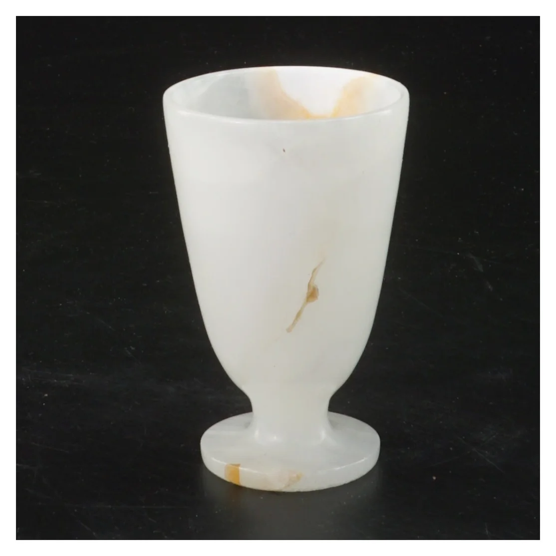 Alabaster vase (str. &Oslash; 5 cm l&aelig;ngde 8 cm)