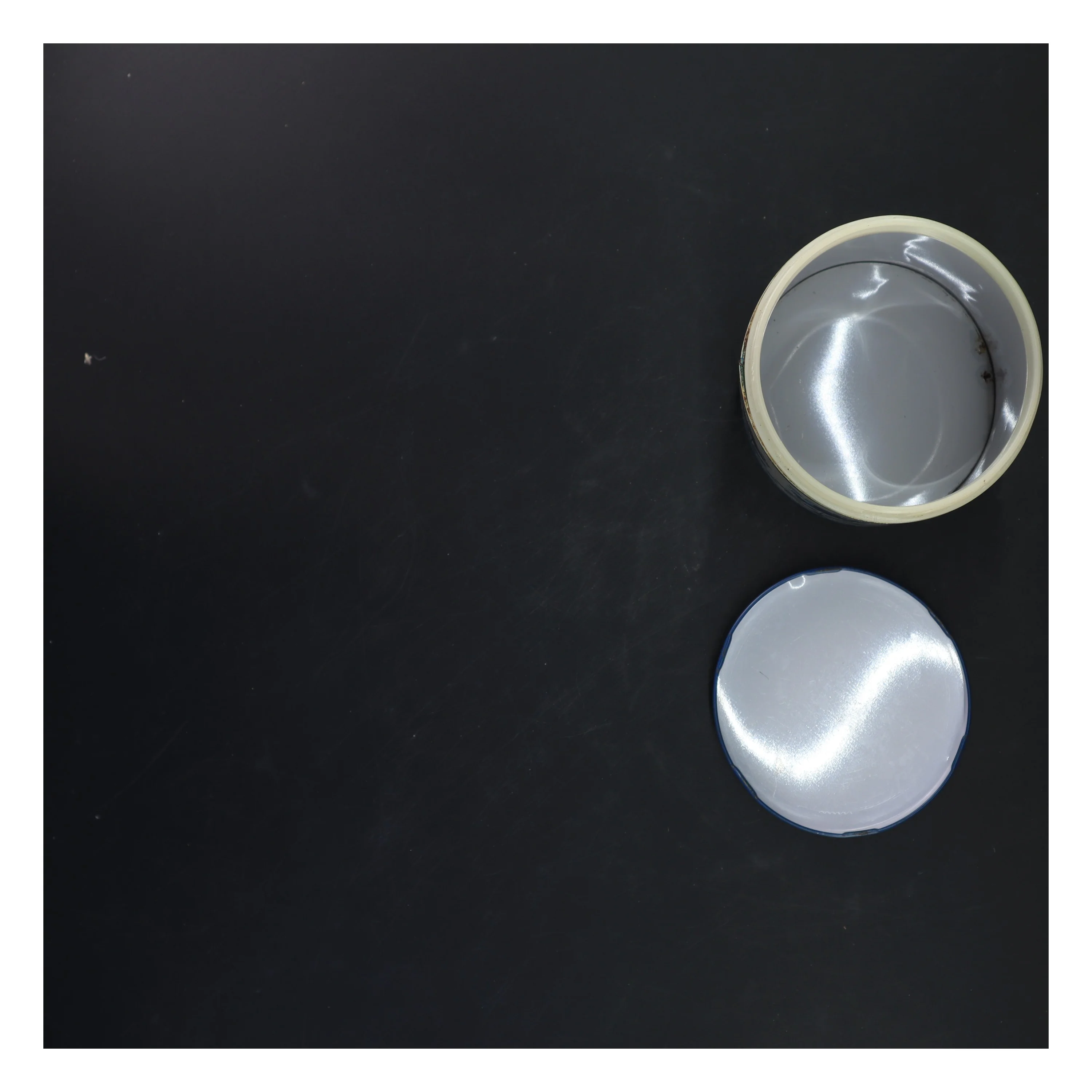 Vintage Blomsterdekoreret dåse (str. 15x11 cm)