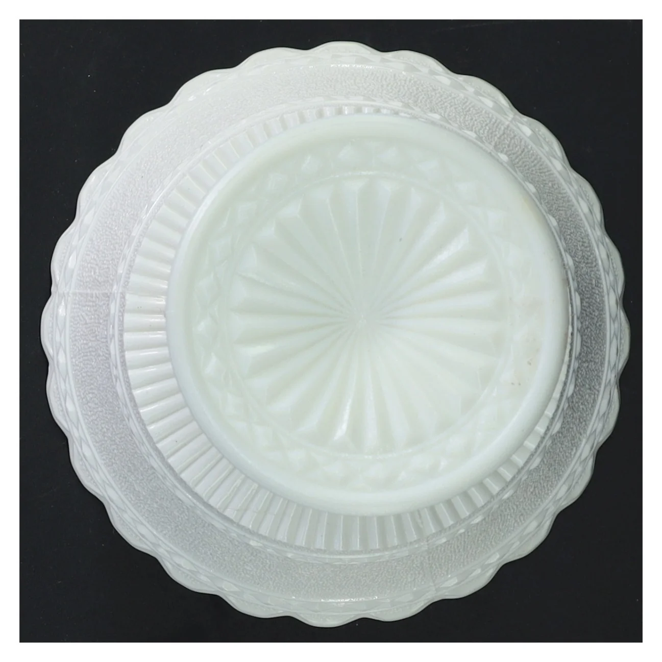 Vintage hvid presset mælkeglas skål på fod (str. 11,5x13 cm)